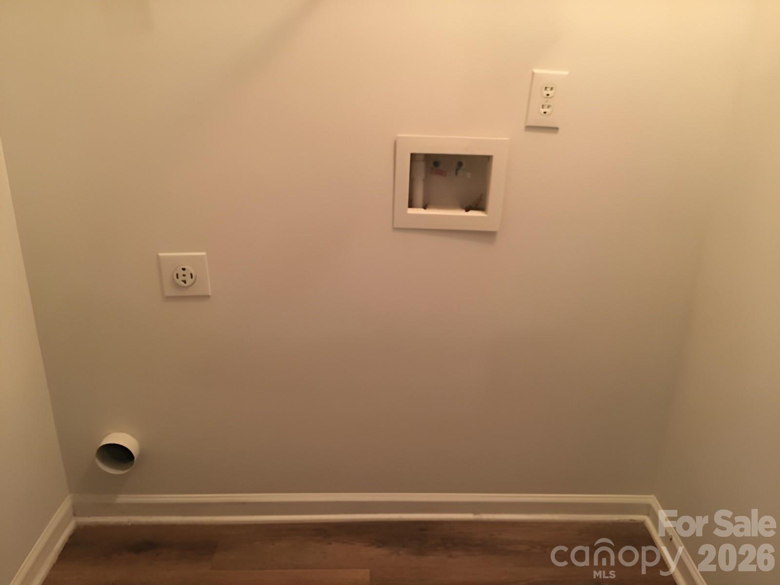 3139 Falling Rock Court Property Photo 8