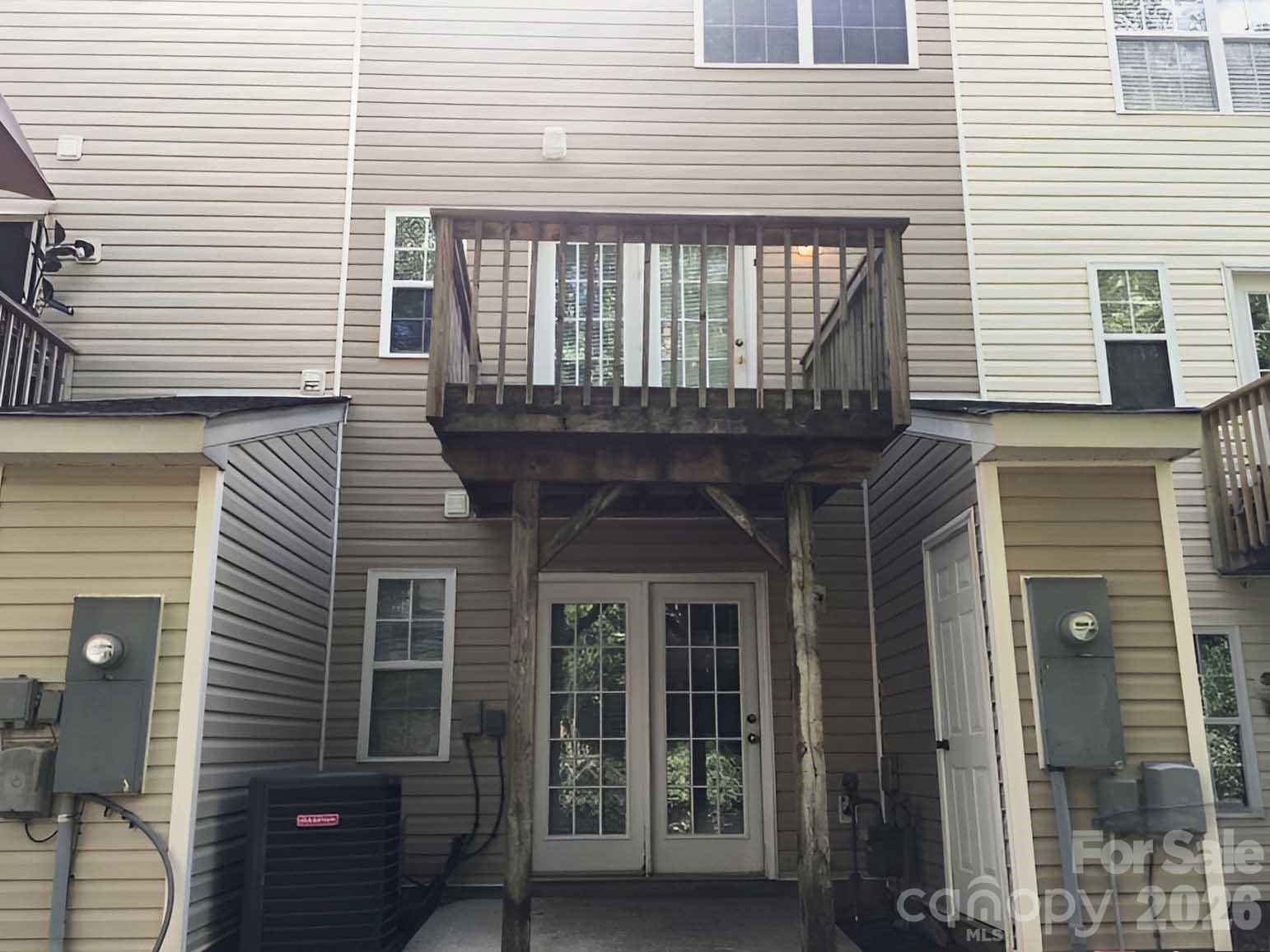 3139 Falling Rock Court Property Photo 15