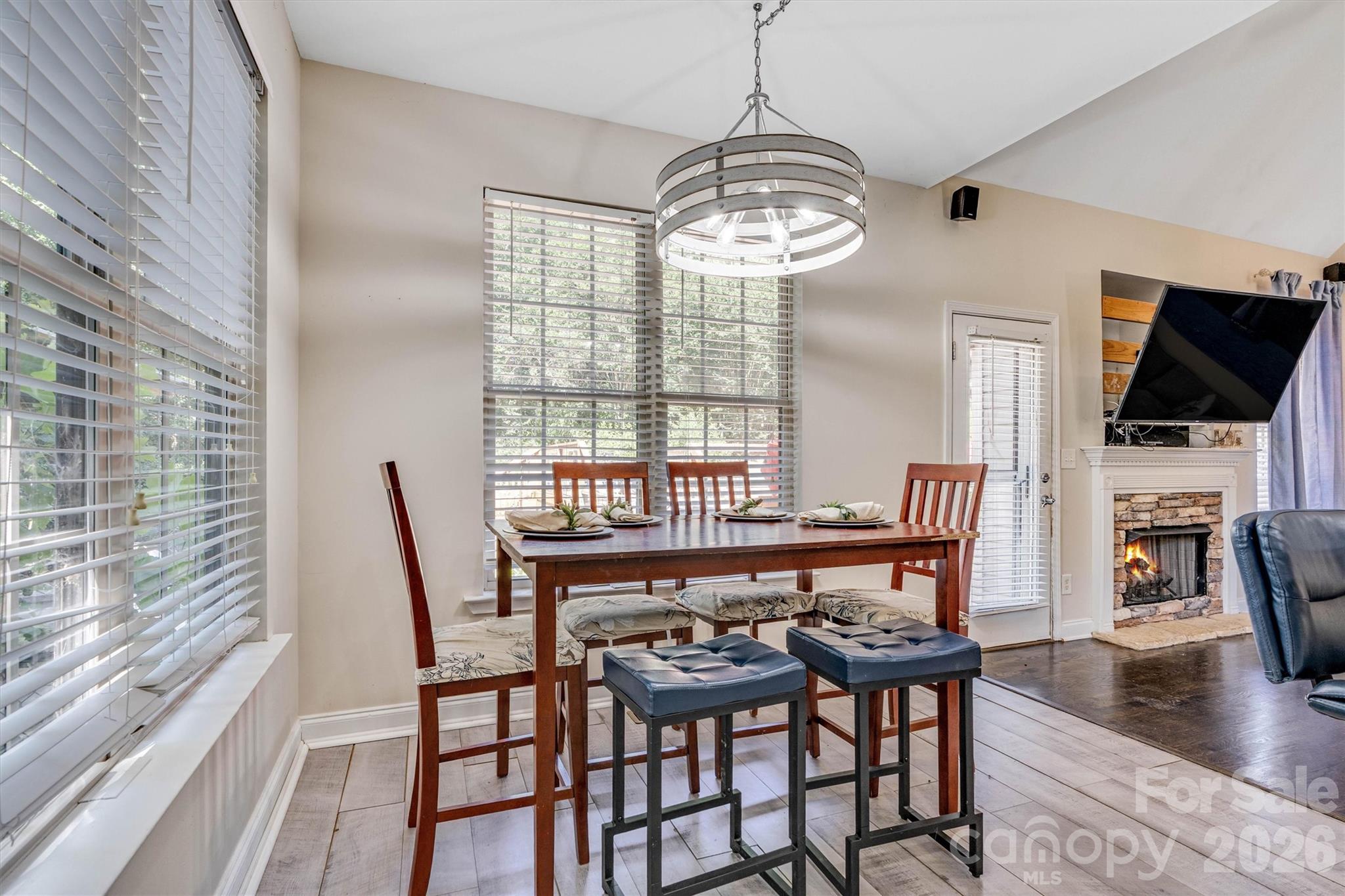 1915 Lynmore Drive Property Photo 15
