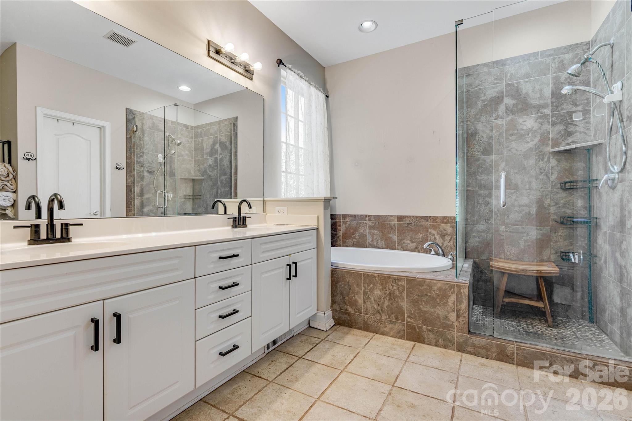 1915 Lynmore Drive Property Photo 18
