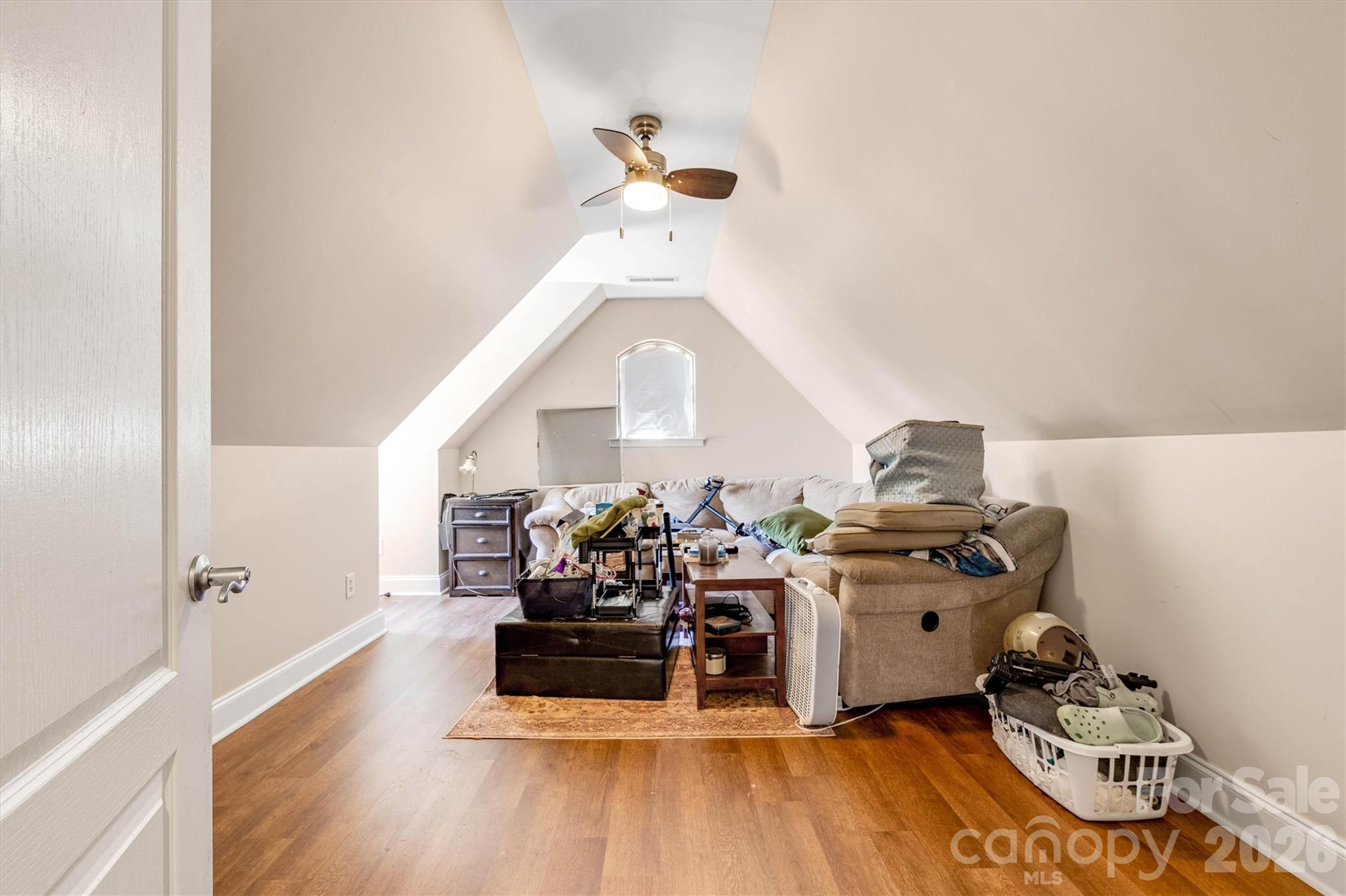 1915 Lynmore Drive Property Photo 26