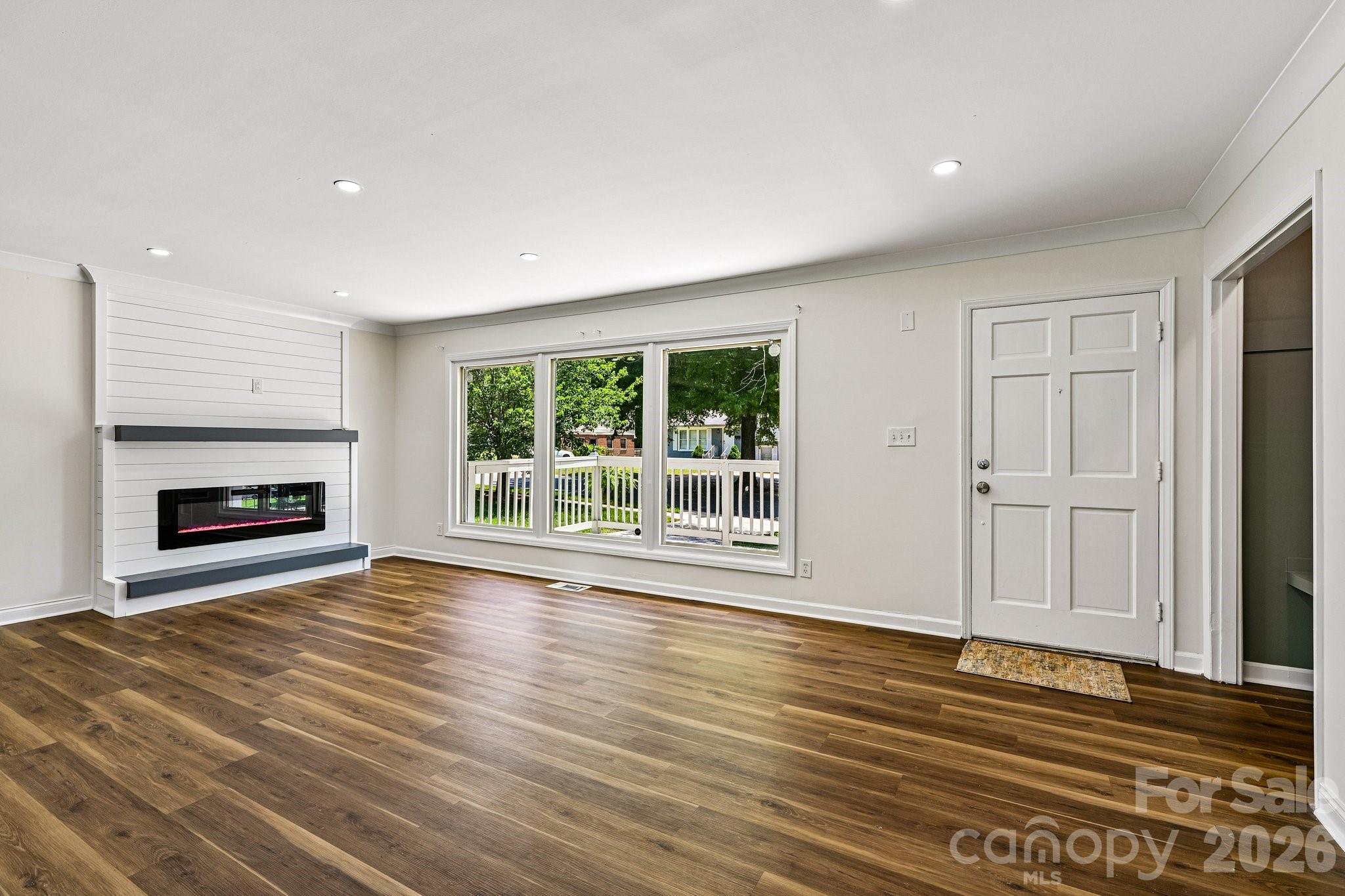 923 Yuma Street Property Photo 8