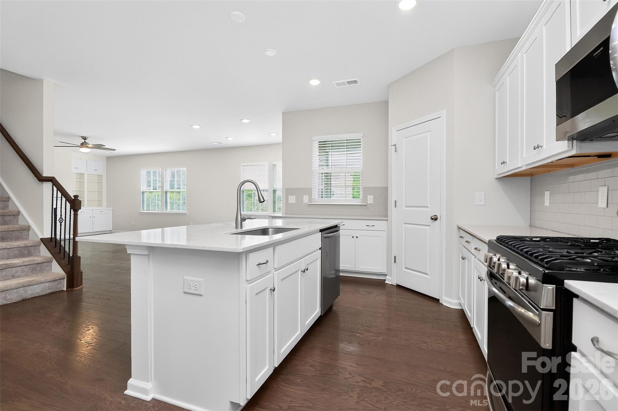 17504 Terryglass Lane Property Photo 9