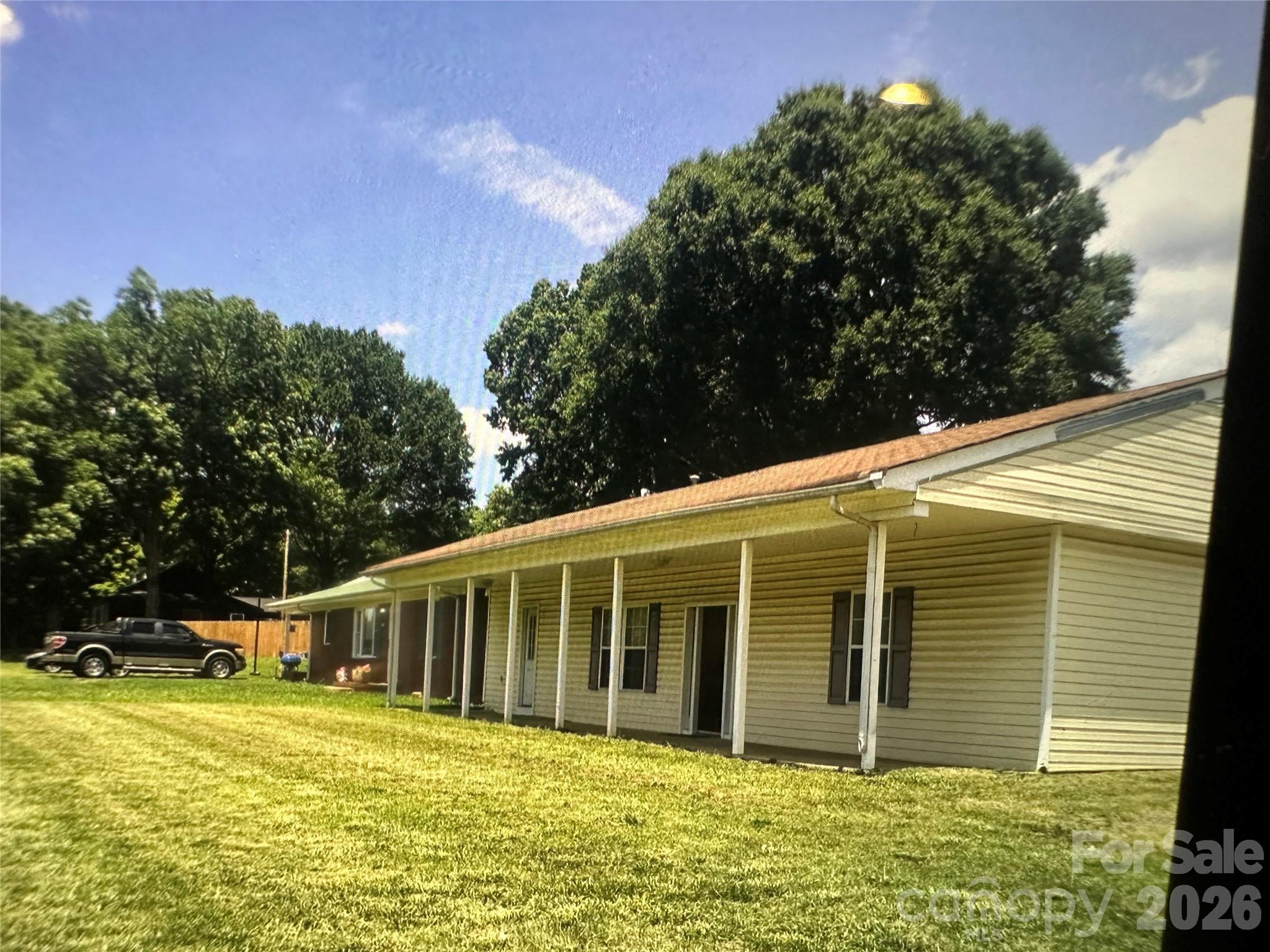 3705 Avondale Lane Property Photo 3