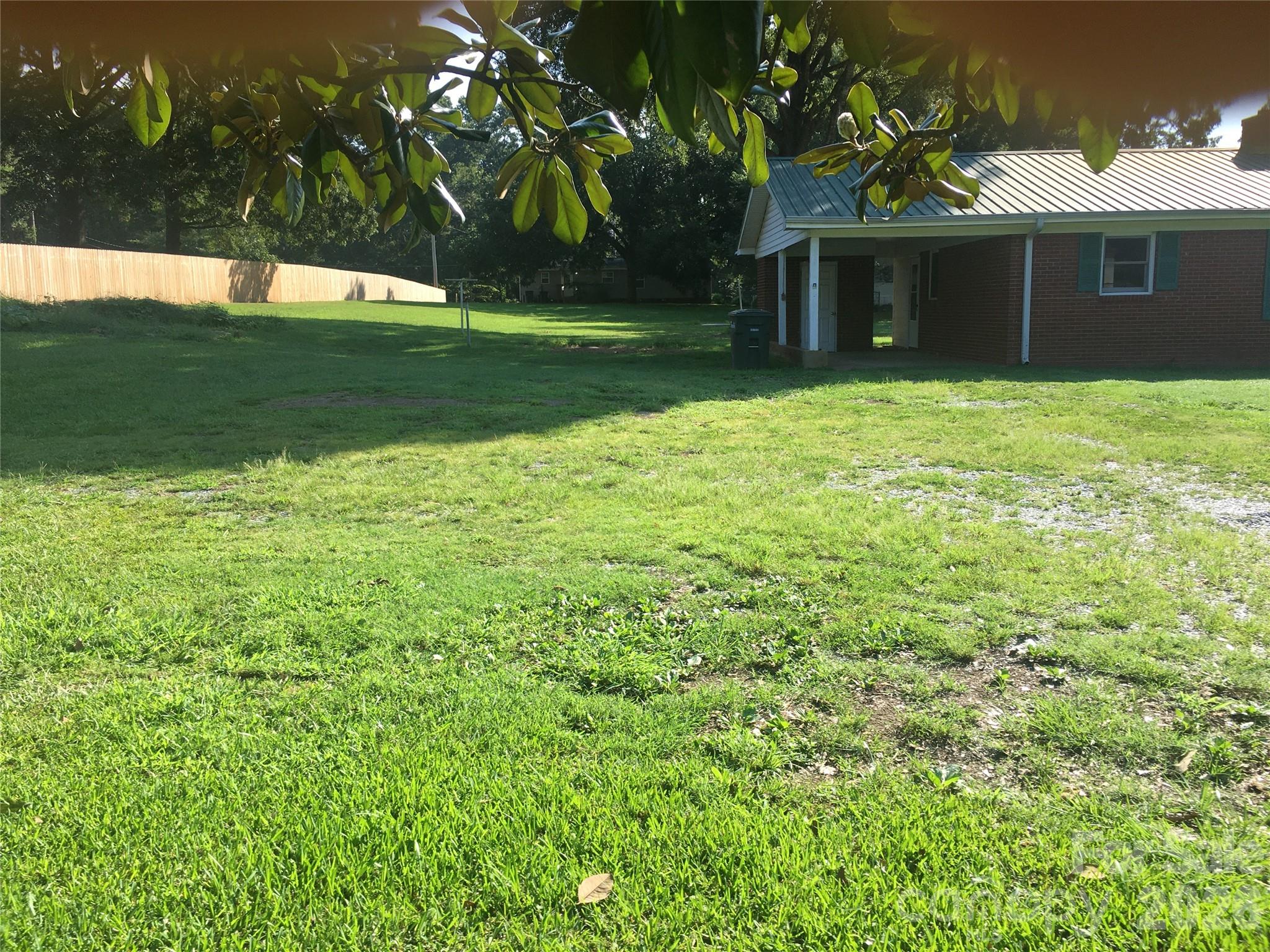 3705 Avondale Lane Property Photo 12