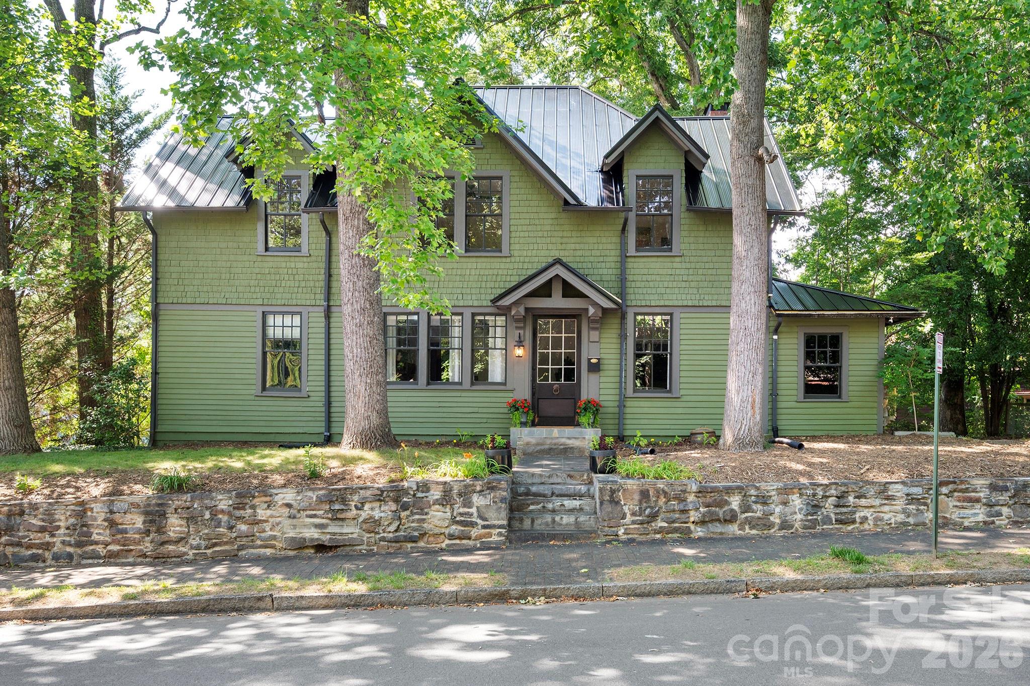 11 Cullowhee Street Property Photo 1