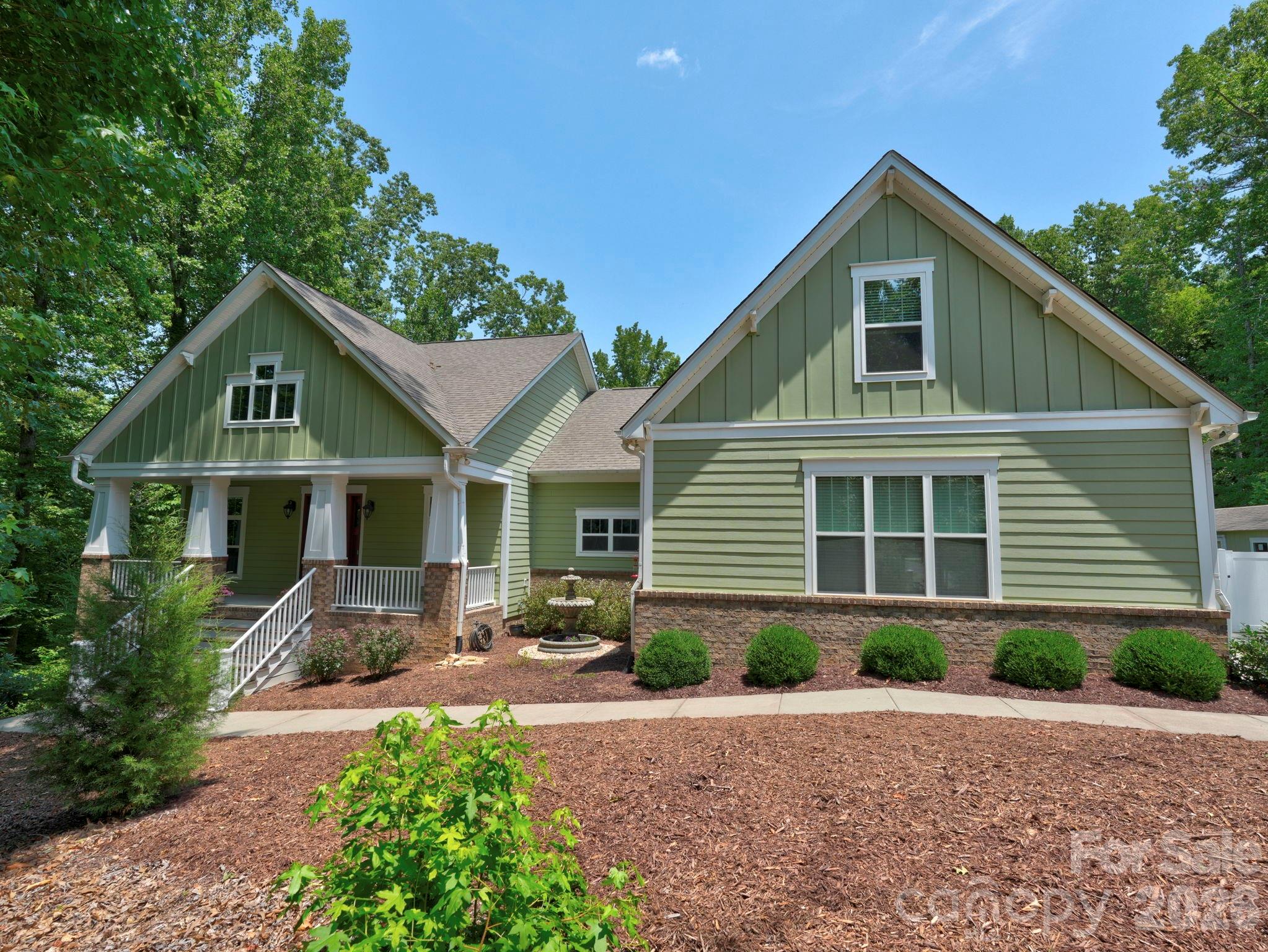 9560 Regent Drive Property Photo 1