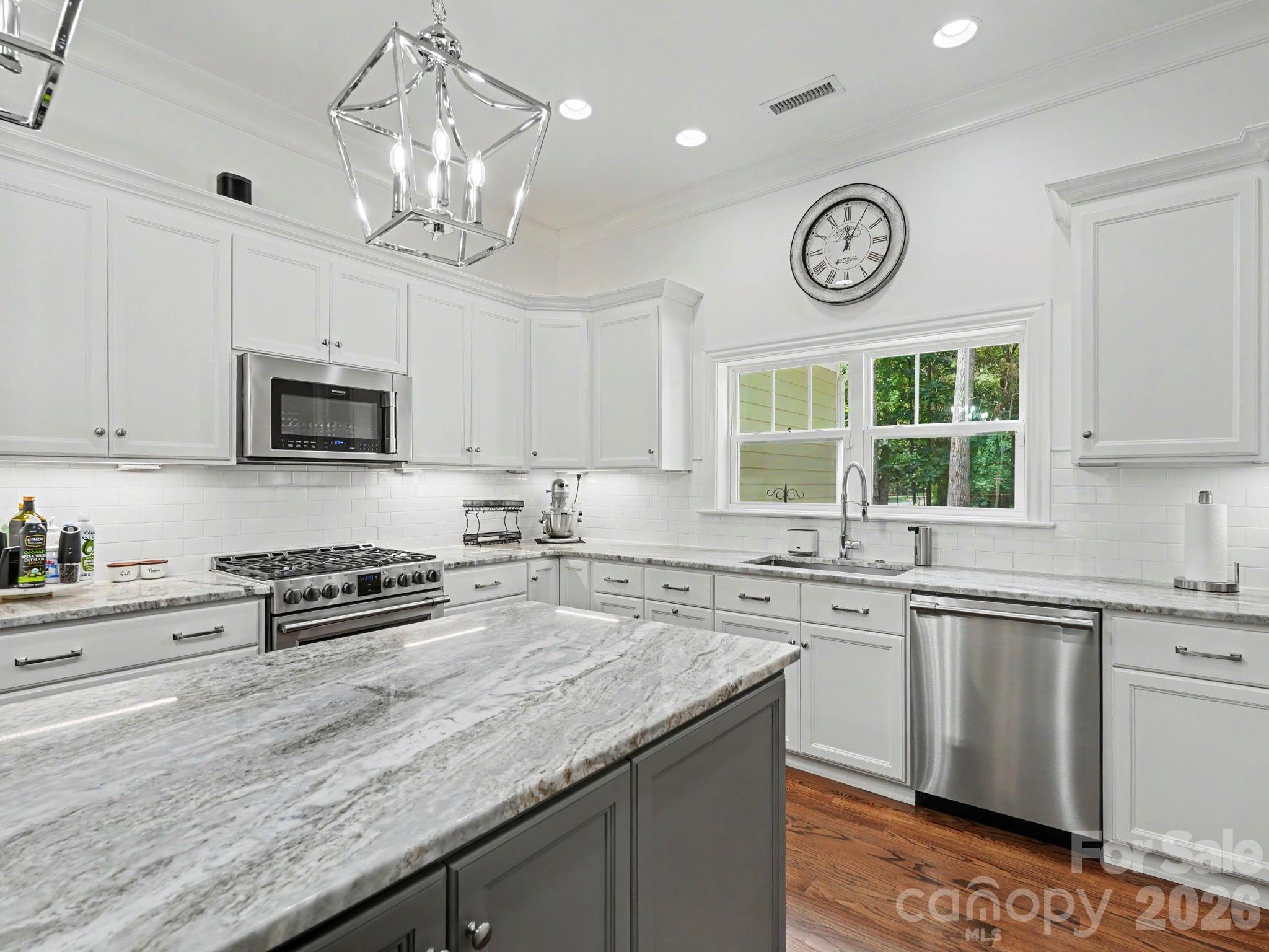 9560 Regent Drive Property Photo 13