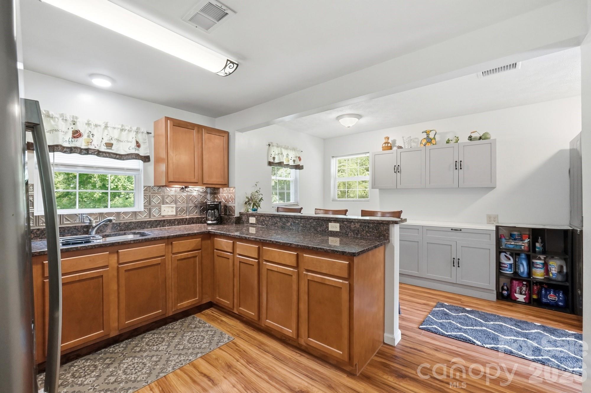 928 Oval Street Property Photo 19