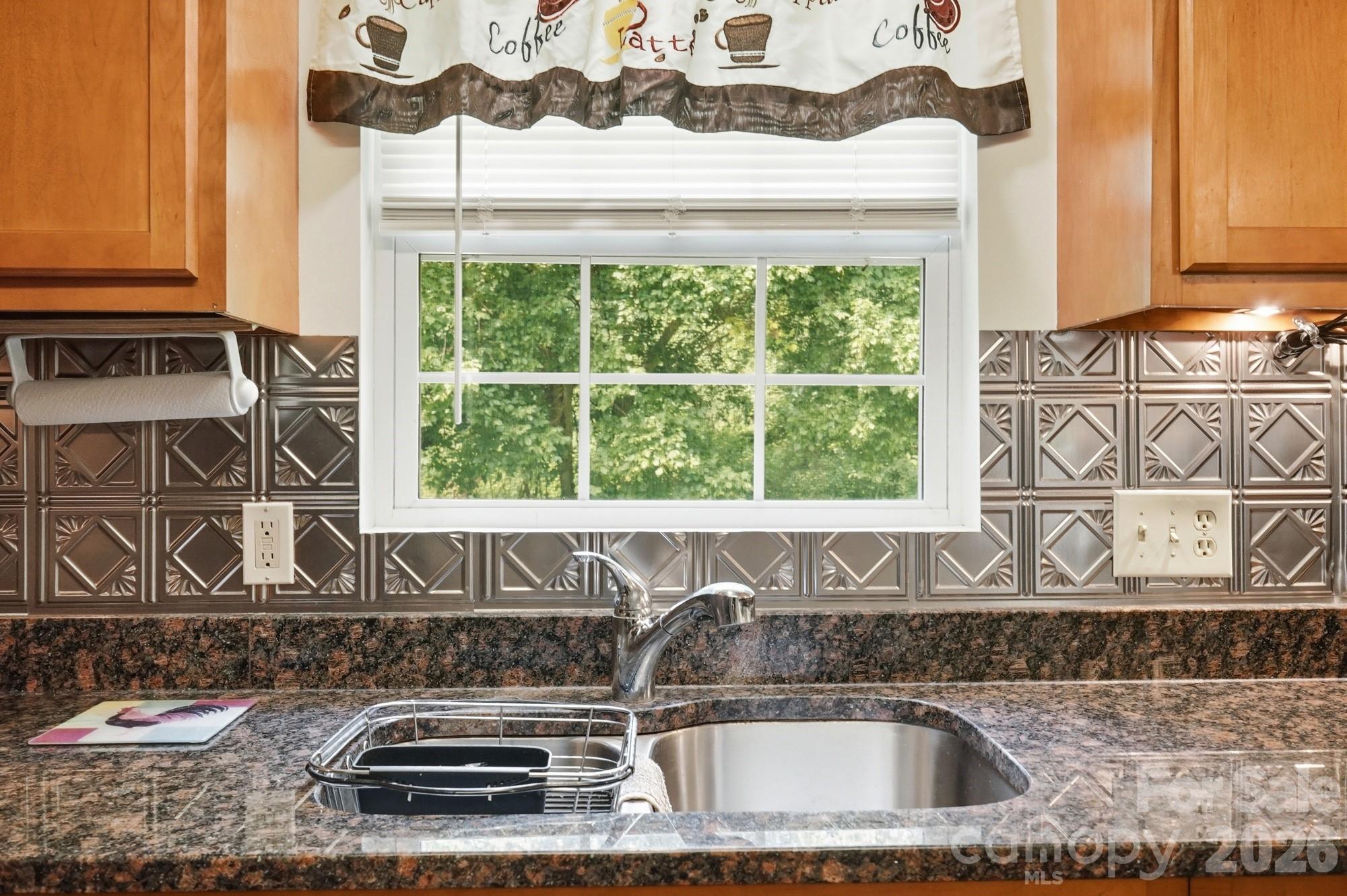 928 Oval Street Property Photo 22