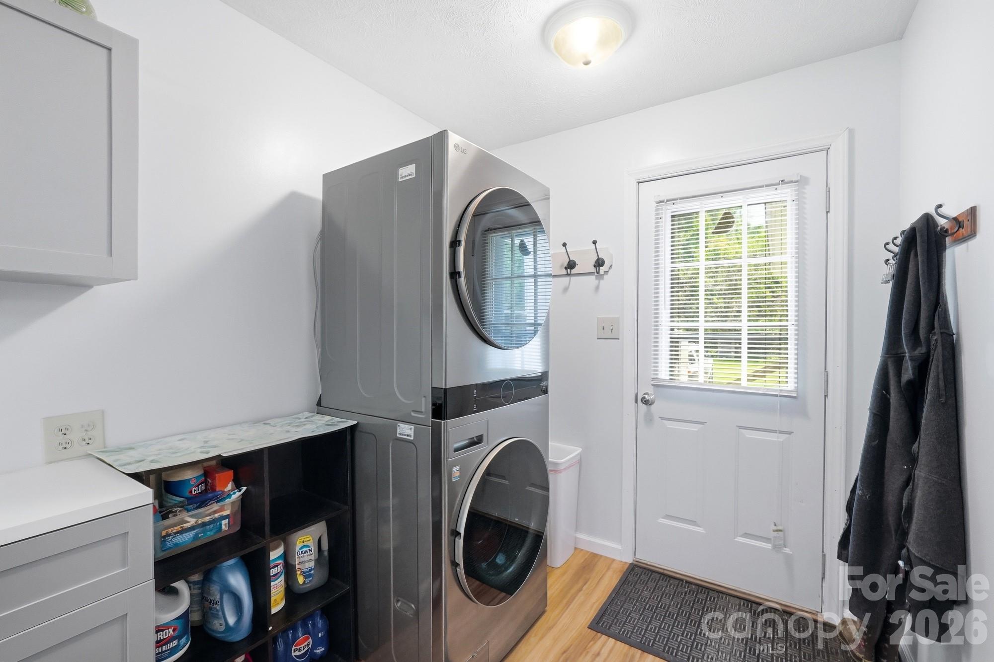 928 Oval Street Property Photo 24