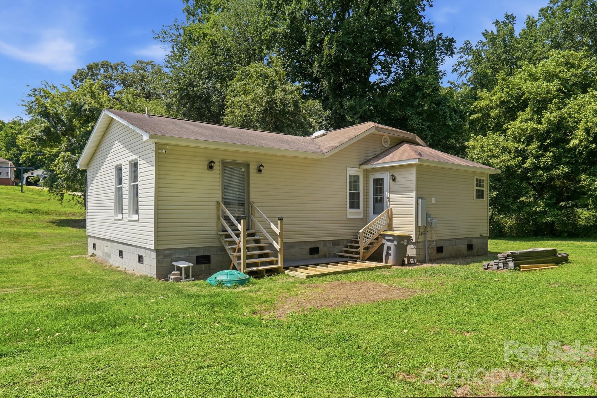 928 Oval Street Property Photo 25