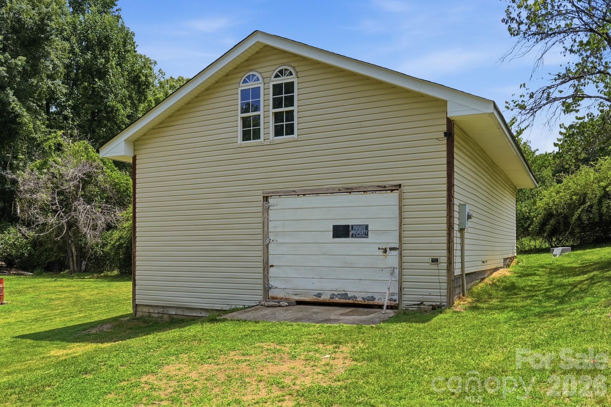 928 Oval Street Property Photo 26