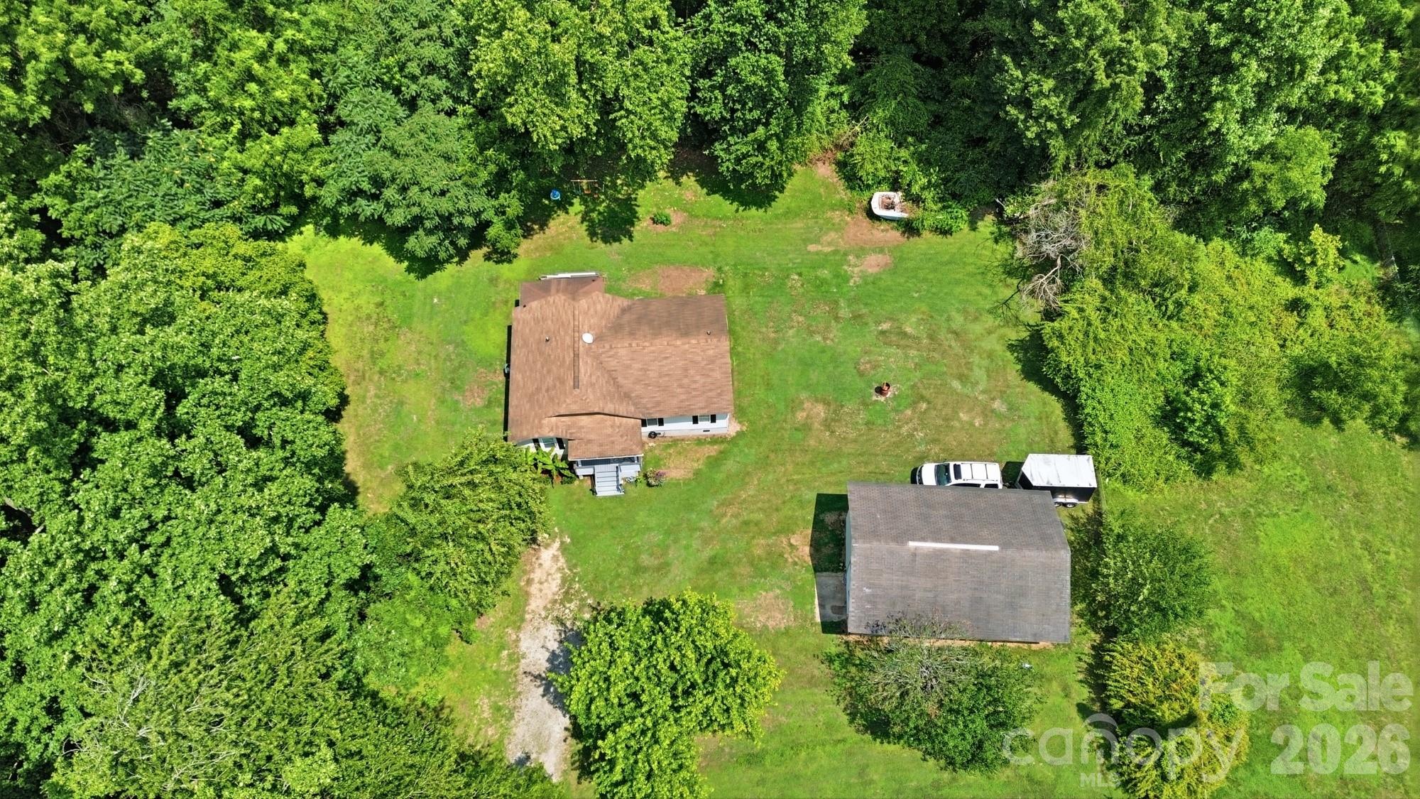928 Oval Street Property Photo 28