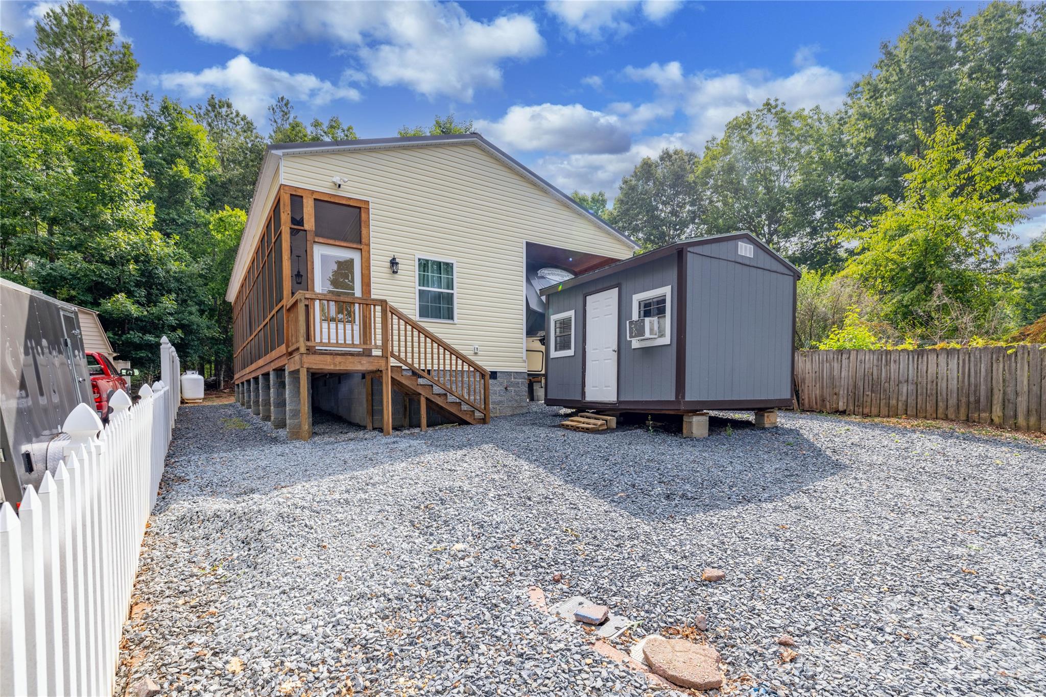 192 Roberts Ridge Road Property Photo 1