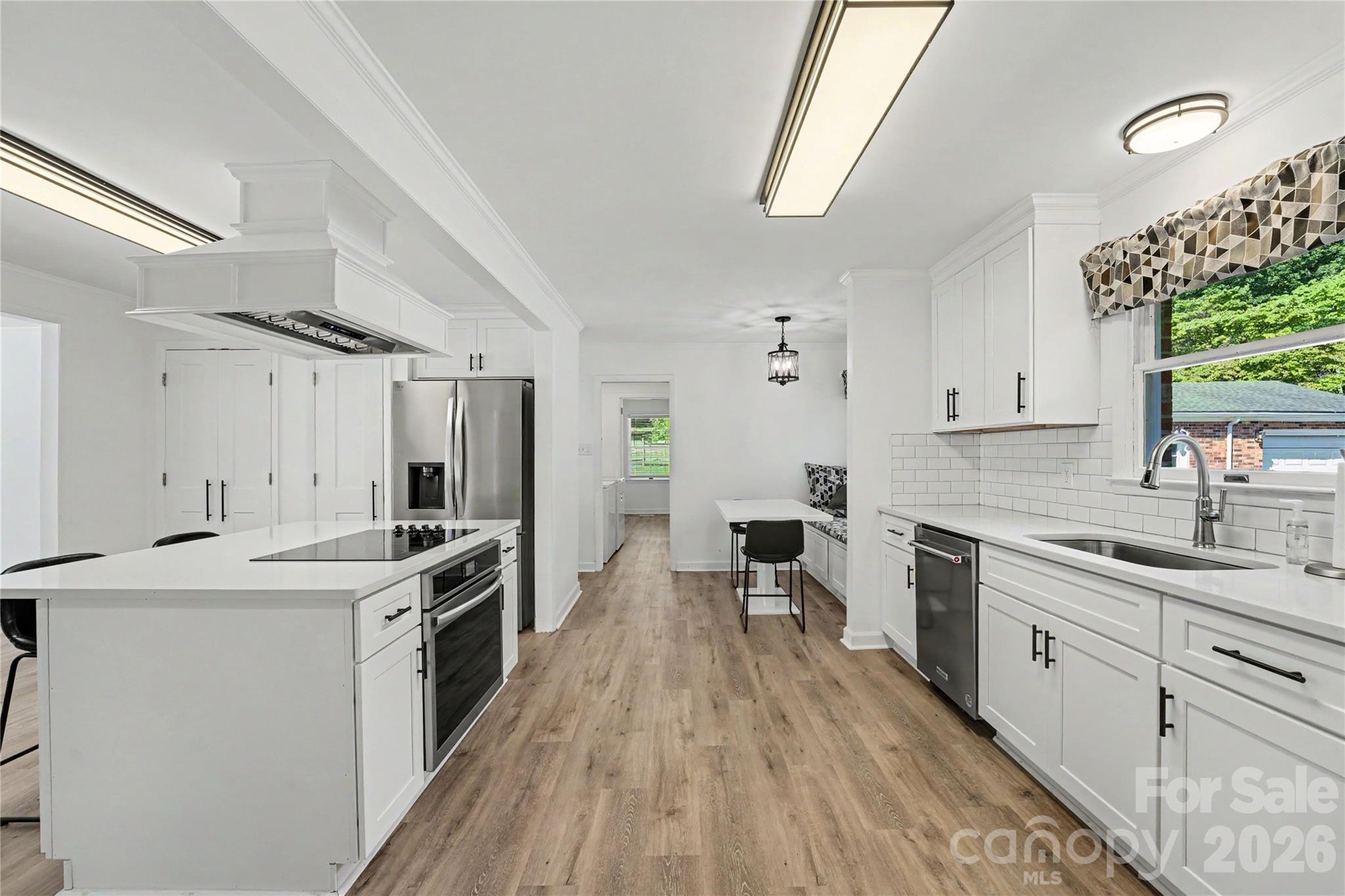110 S Myrtle Avenue Property Photo 4