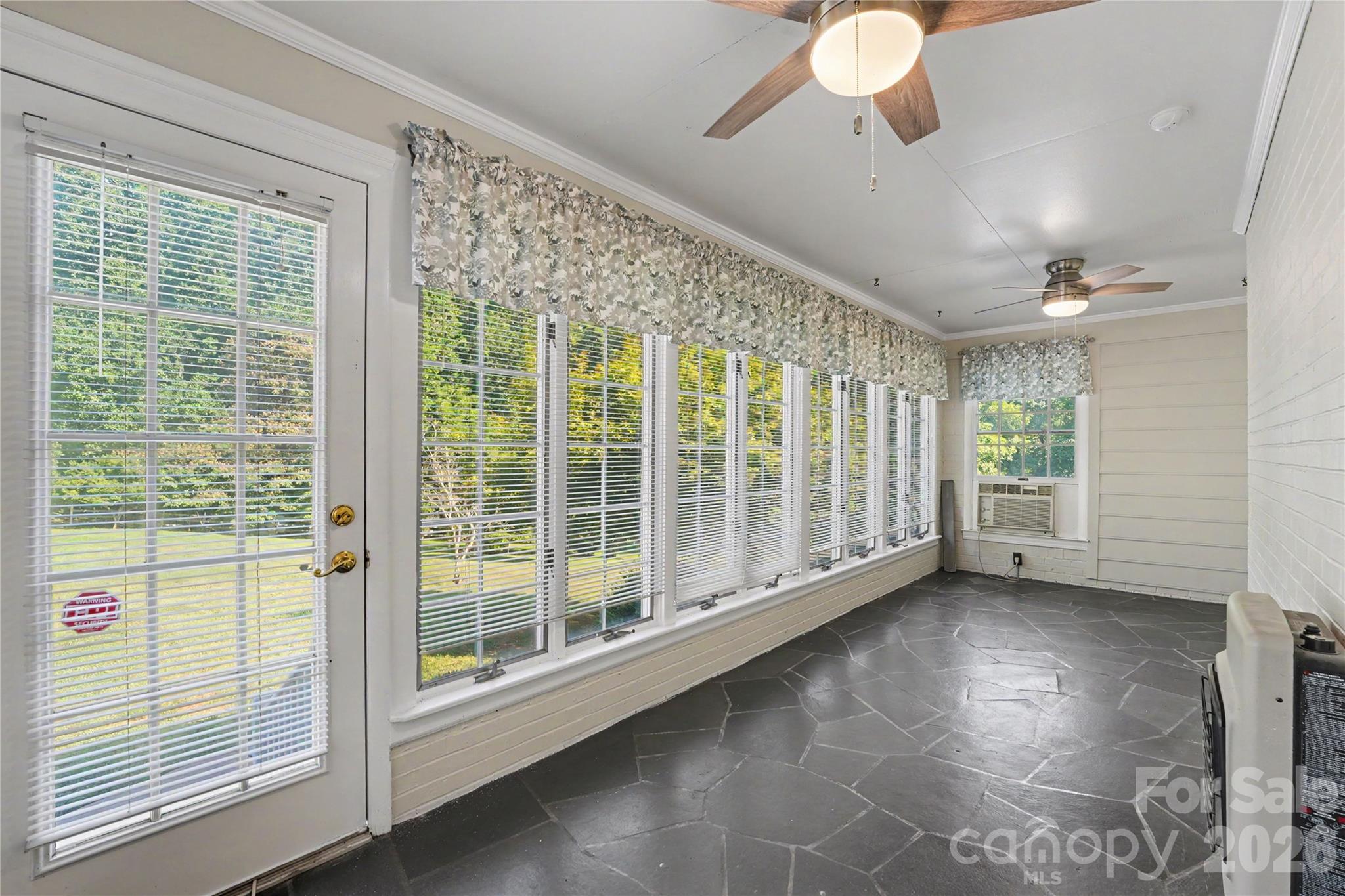 110 S Myrtle Avenue Property Photo 16