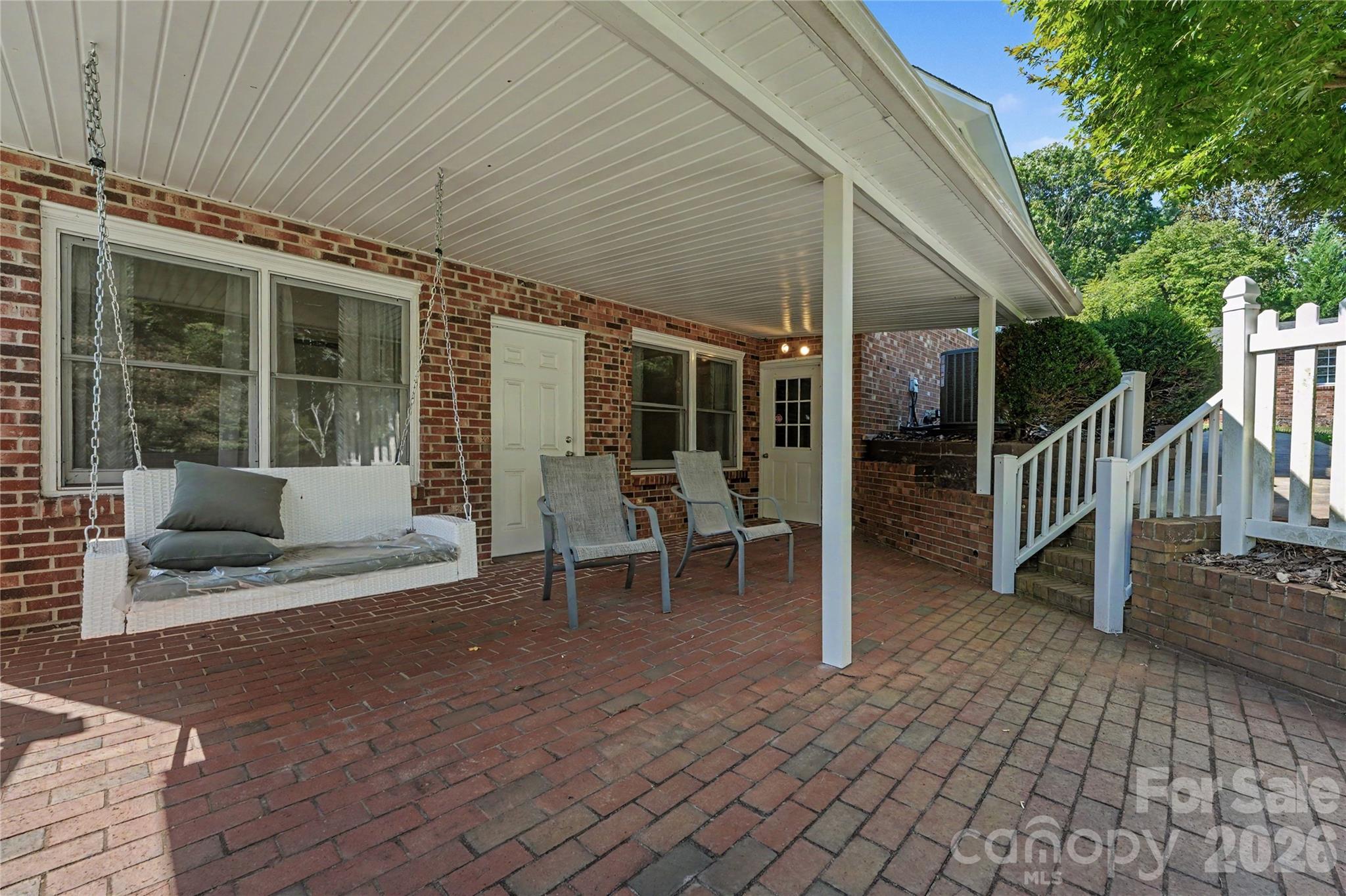 110 S Myrtle Avenue Property Photo 23