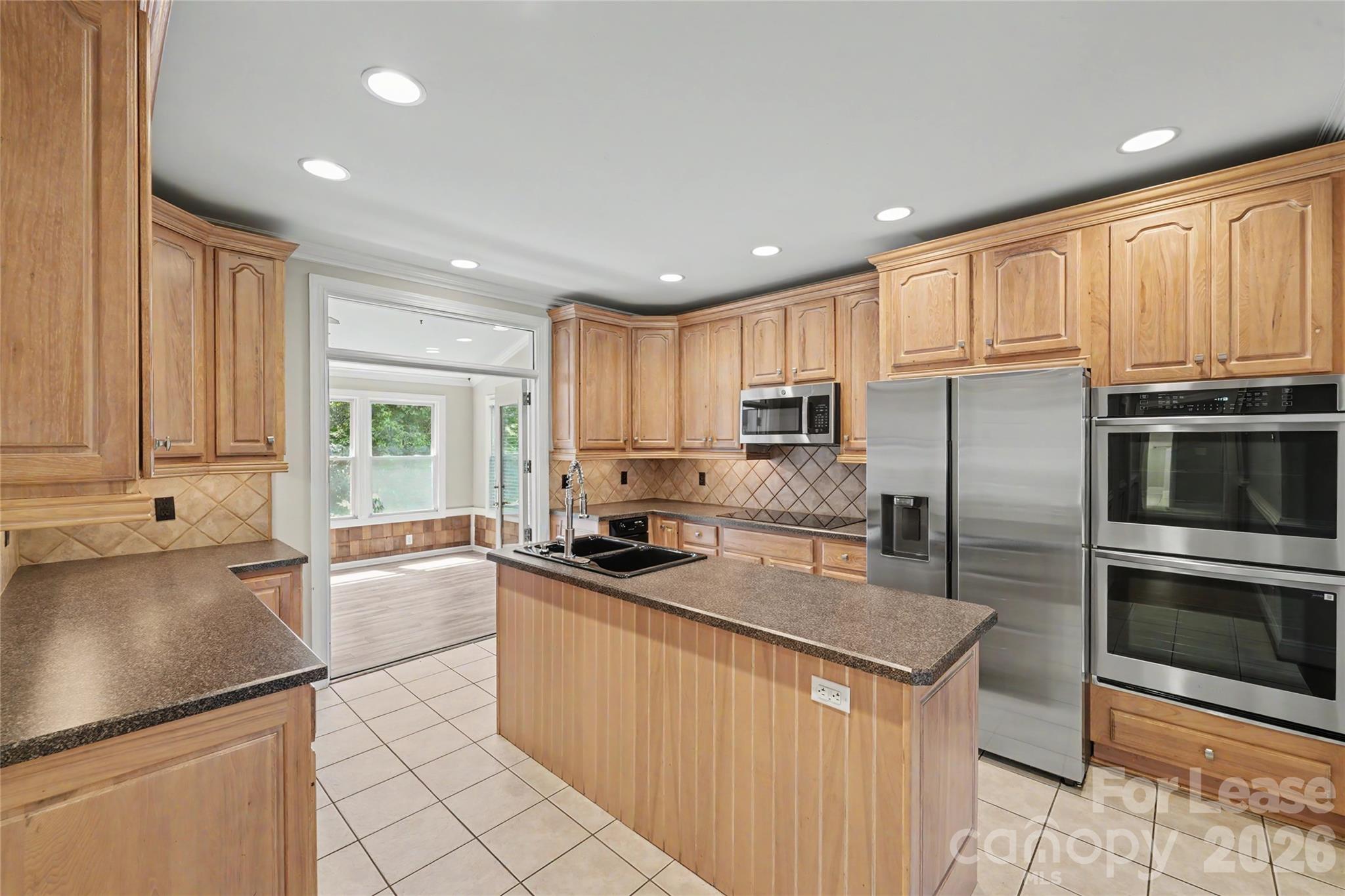 2545 Rea Road Property Photo 3