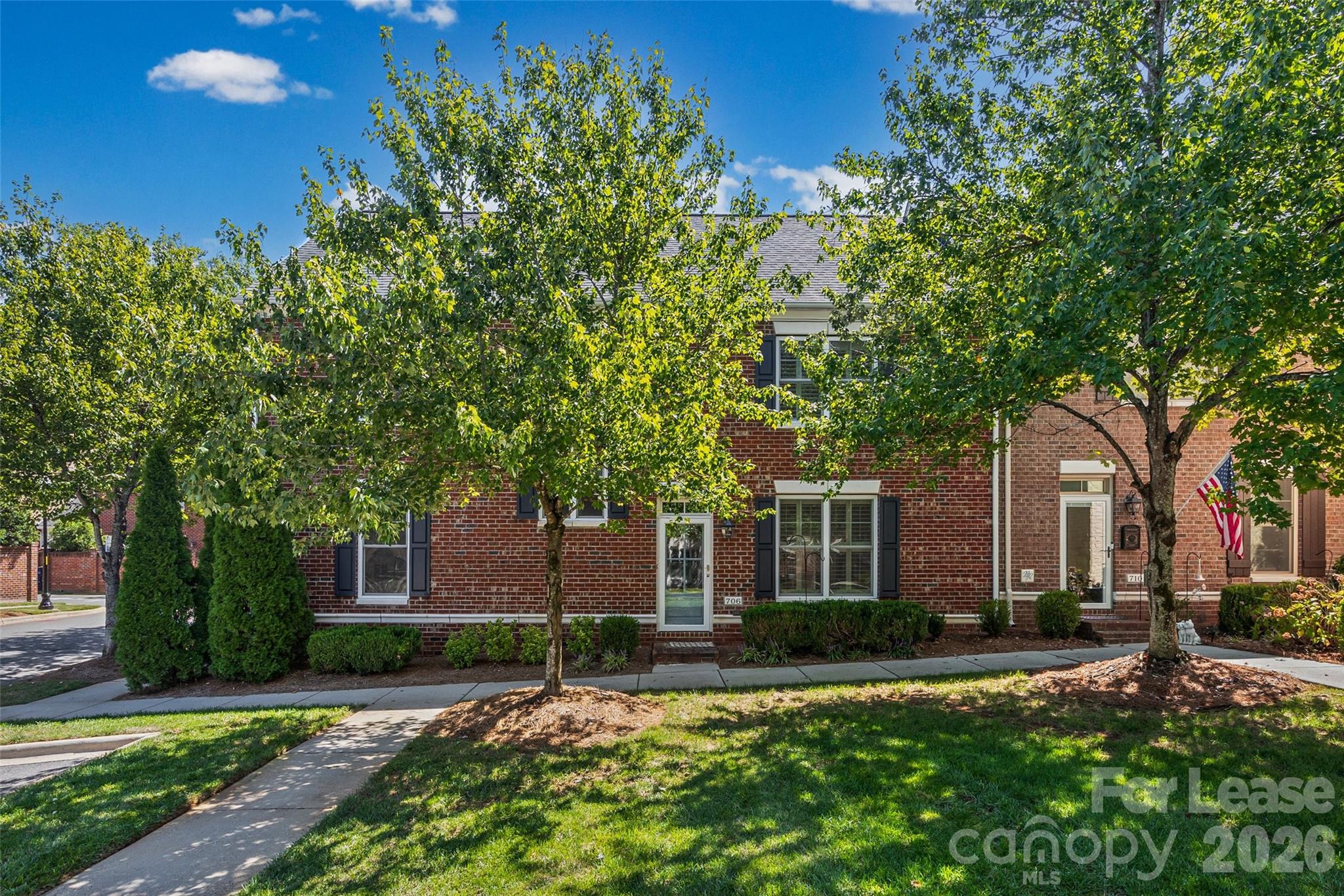 706 Kingsley Way Property Photo 1