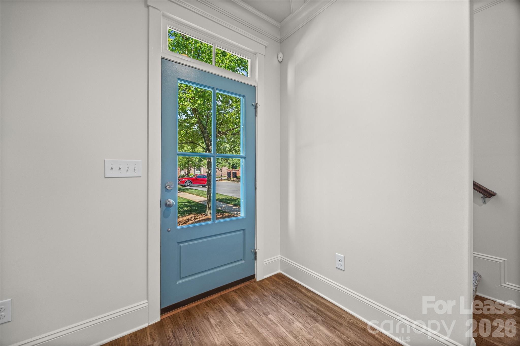 706 Kingsley Way Property Photo 3