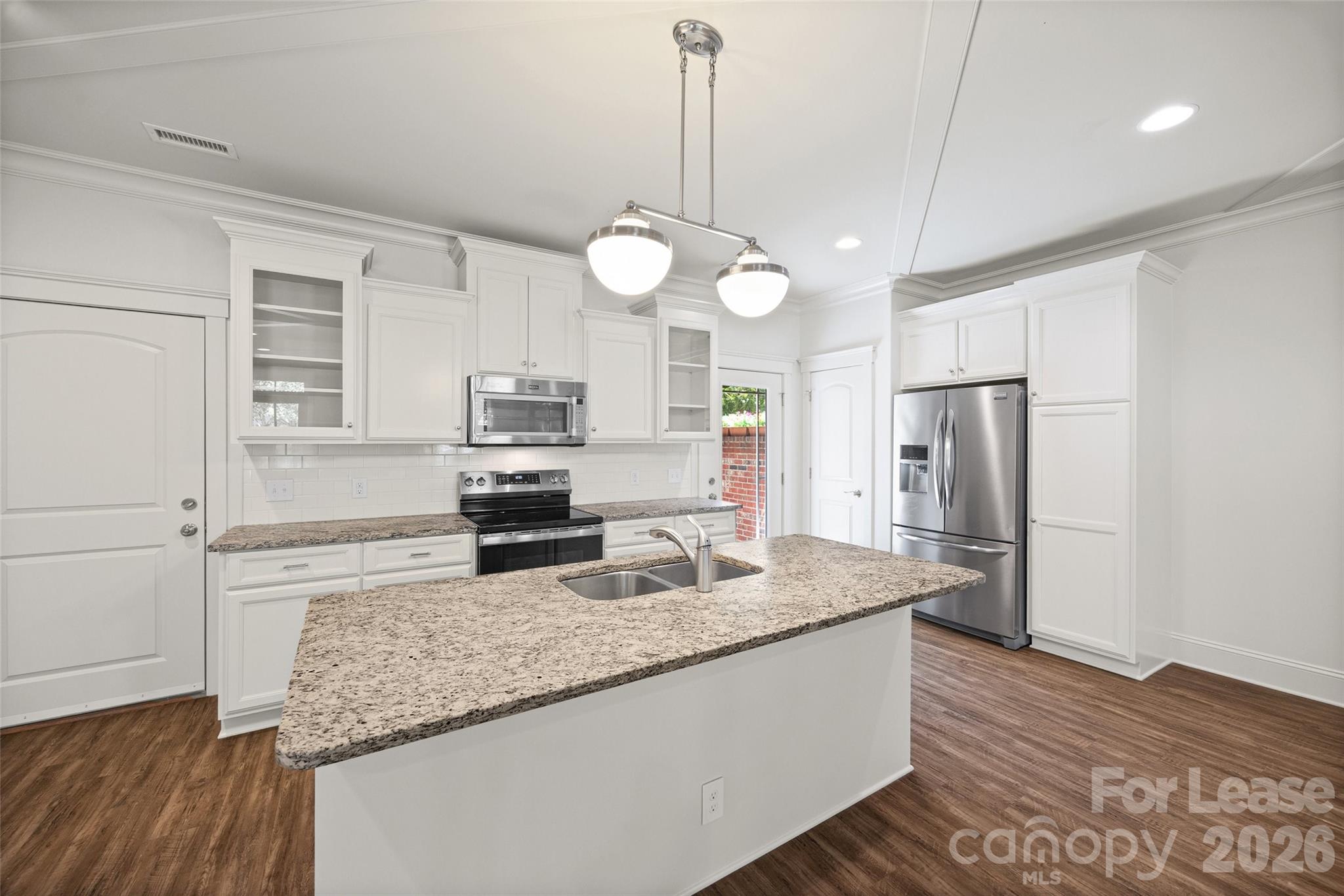 706 Kingsley Way Property Photo 8