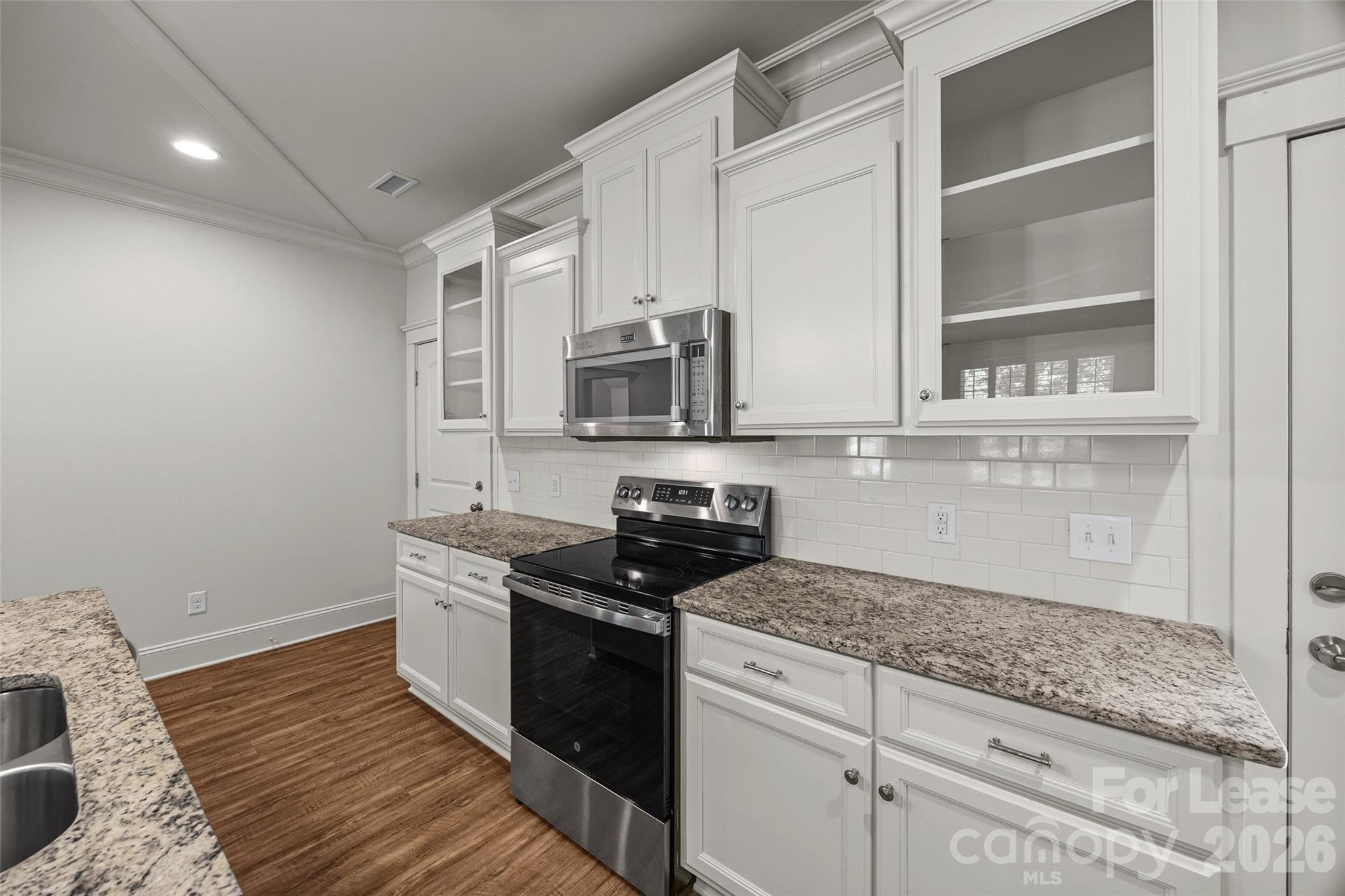 706 Kingsley Way Property Photo 11