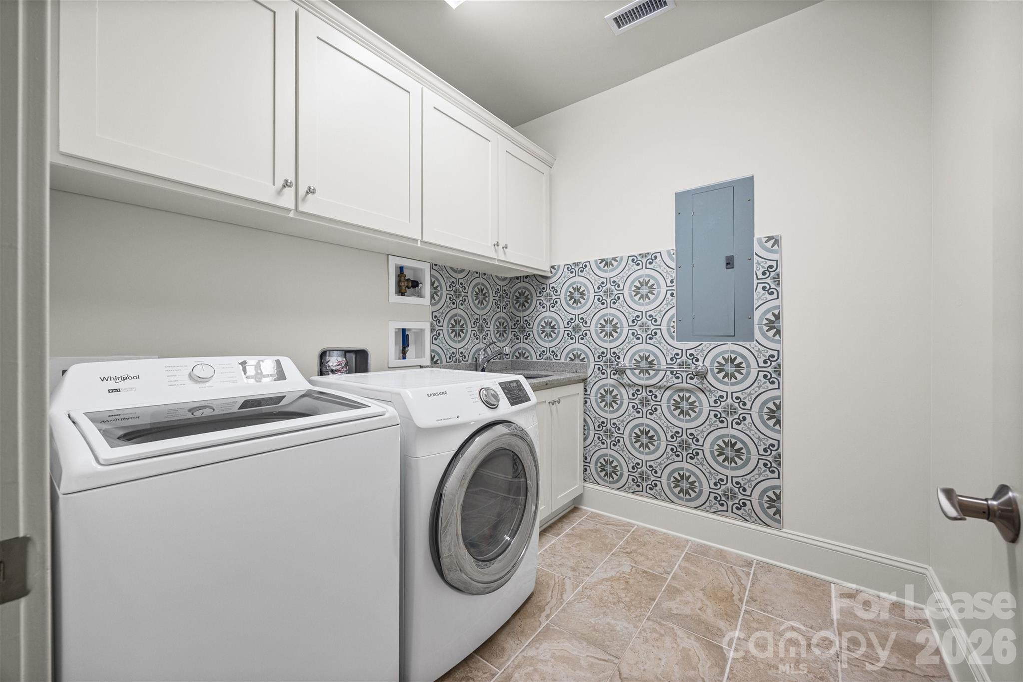 706 Kingsley Way Property Photo 12