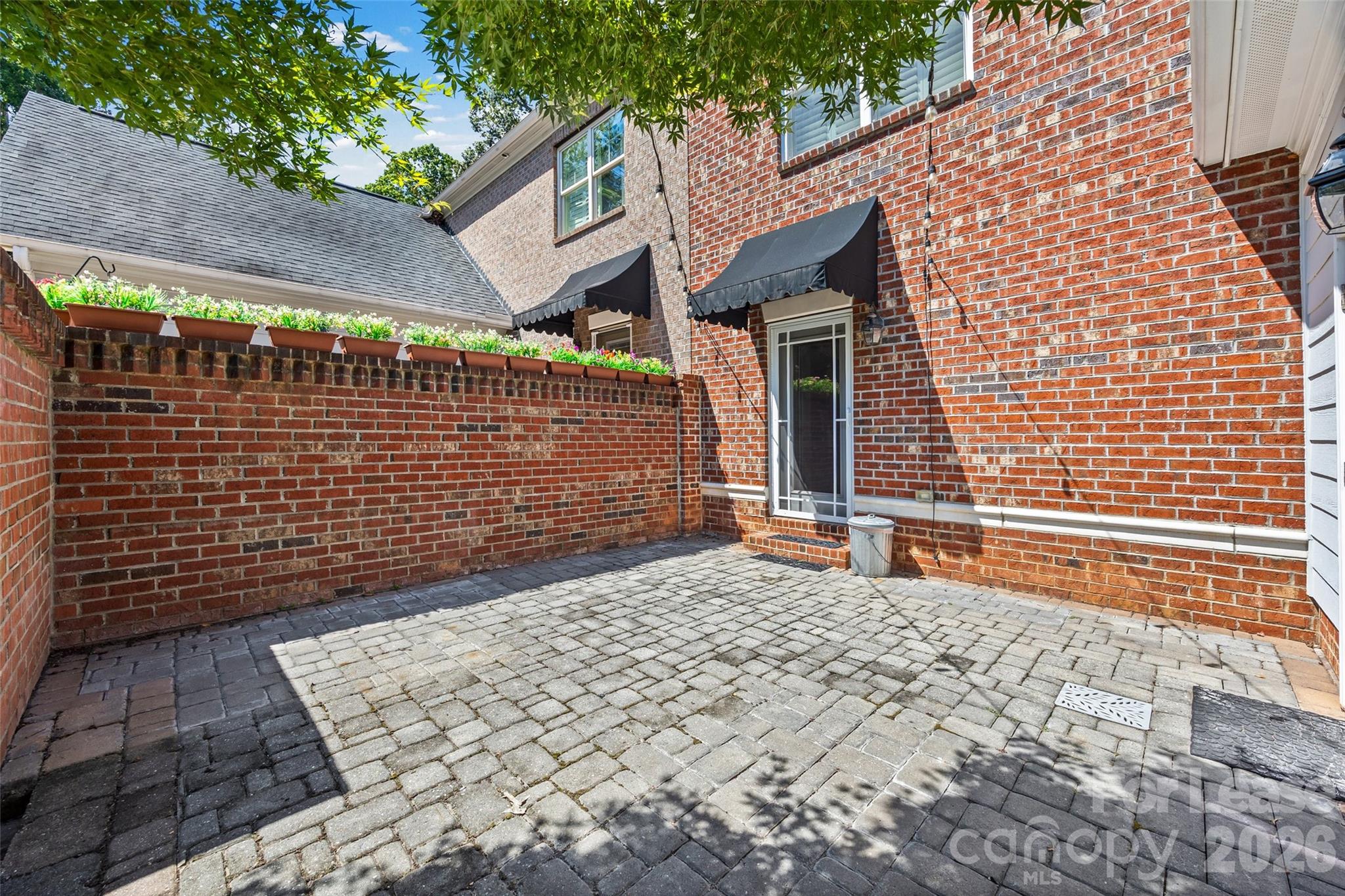 706 Kingsley Way Property Photo 35