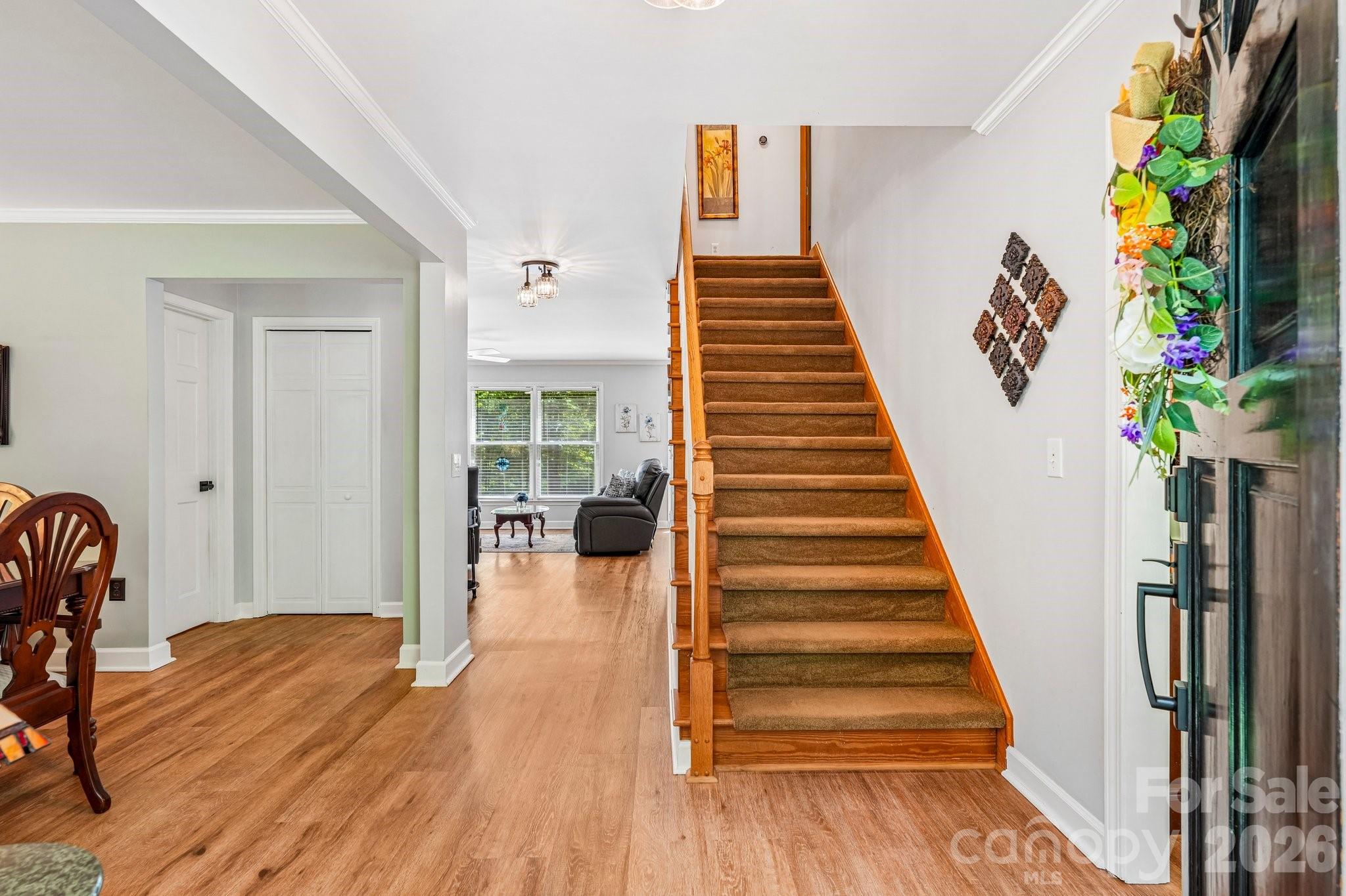 6366 Green Oak Drive Property Photo 8