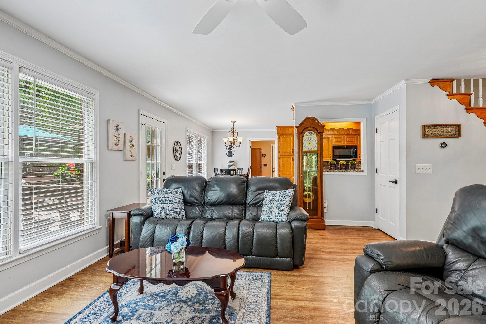 6366 Green Oak Drive Property Photo 10