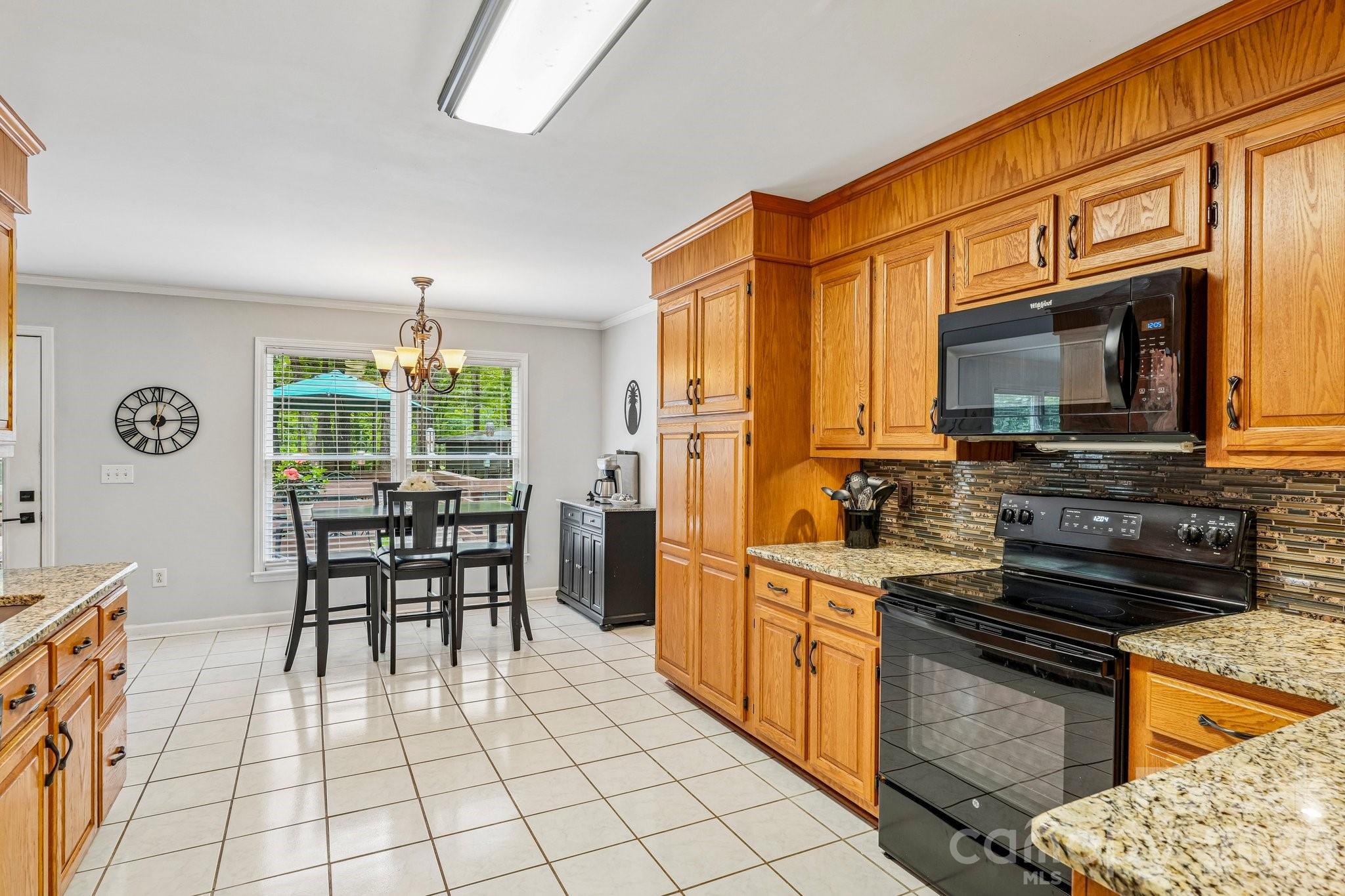 6366 Green Oak Drive Property Photo 17