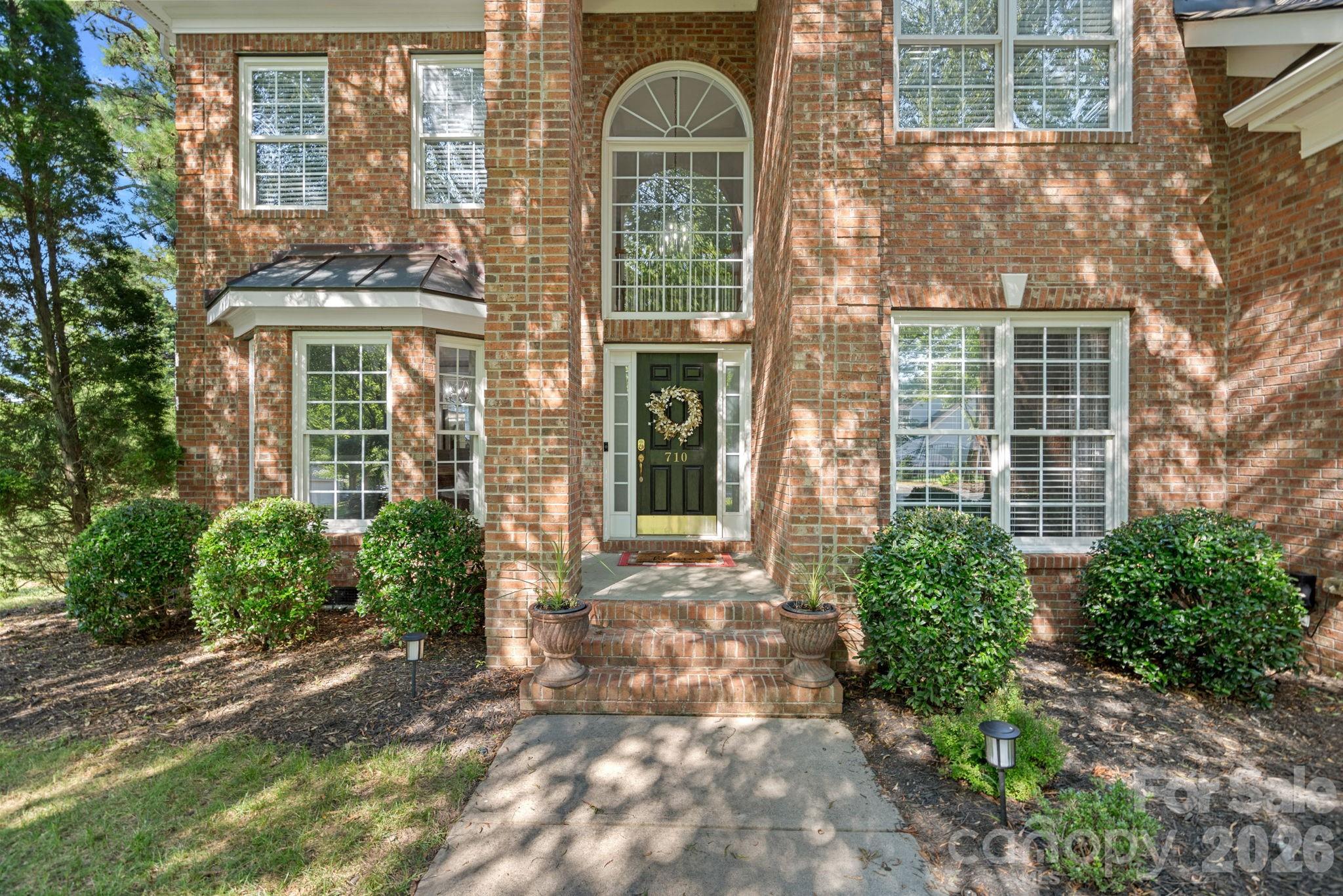 710 Fairway Point Drive Property Photo 2