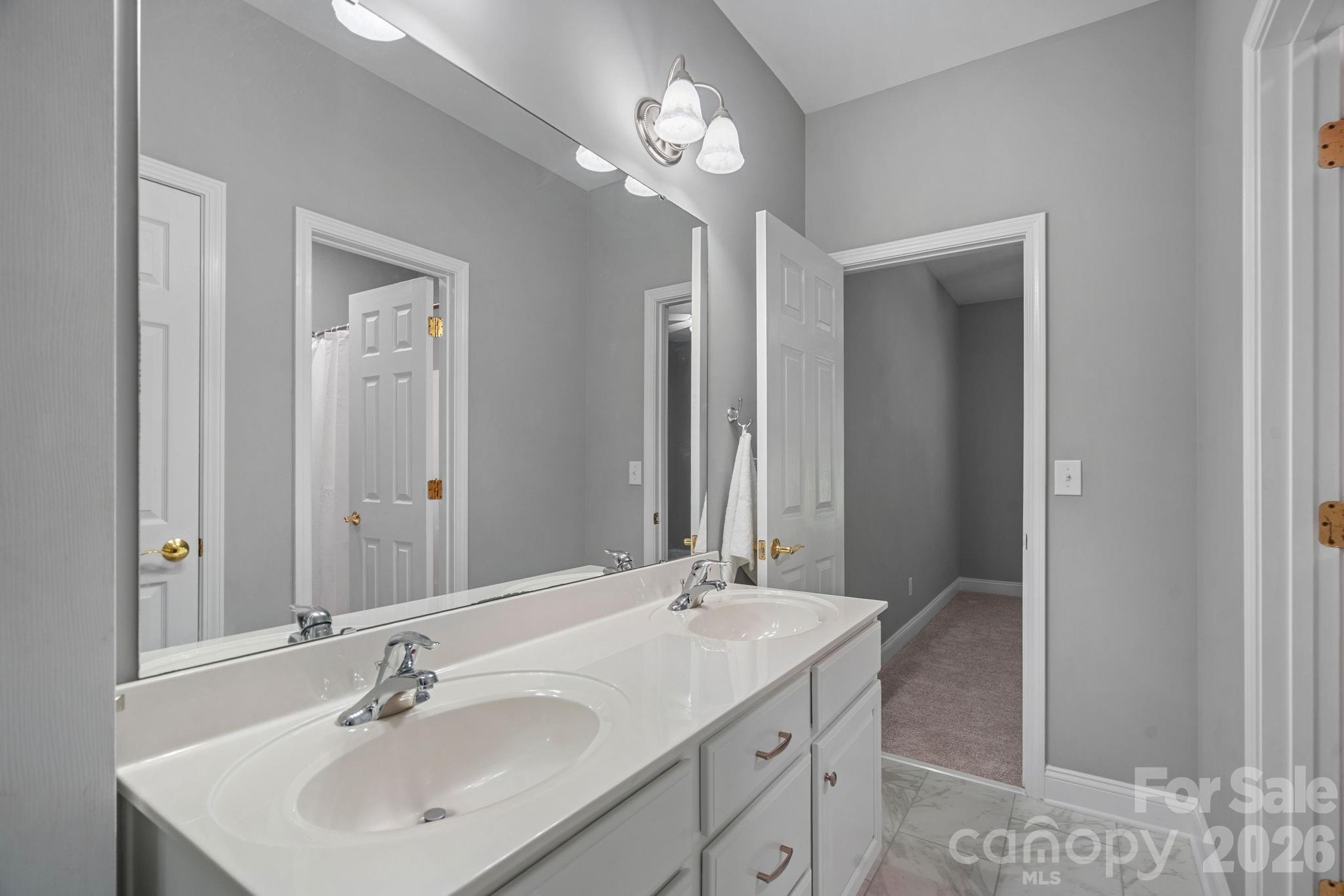 710 Fairway Point Drive Property Photo 29