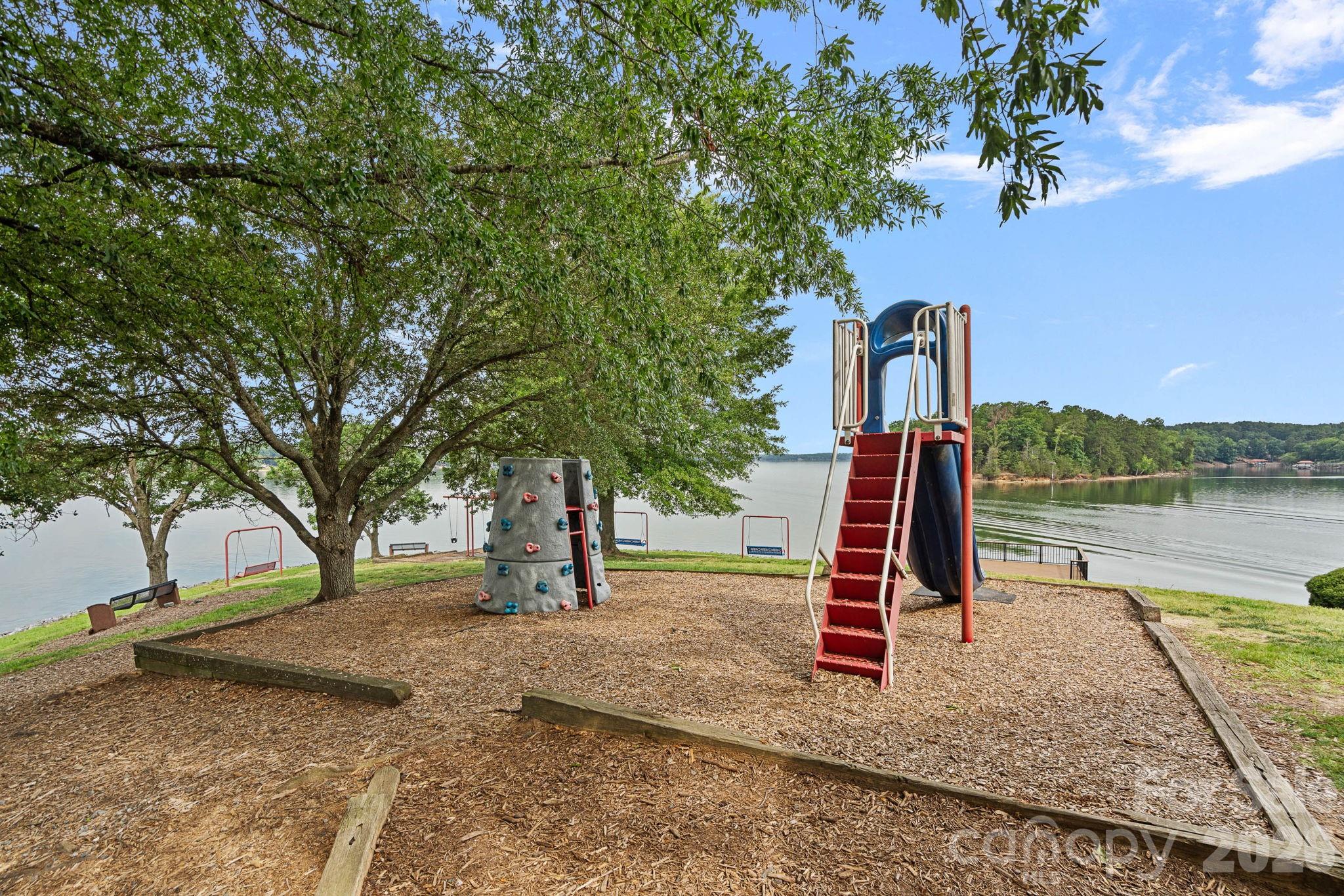 710 Fairway Point Drive Property Photo 46