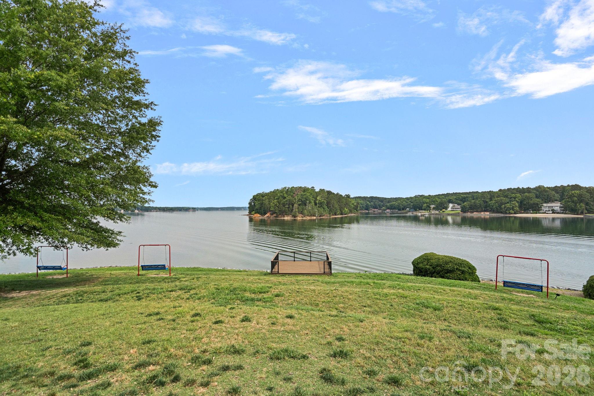 710 Fairway Point Drive Property Photo 47