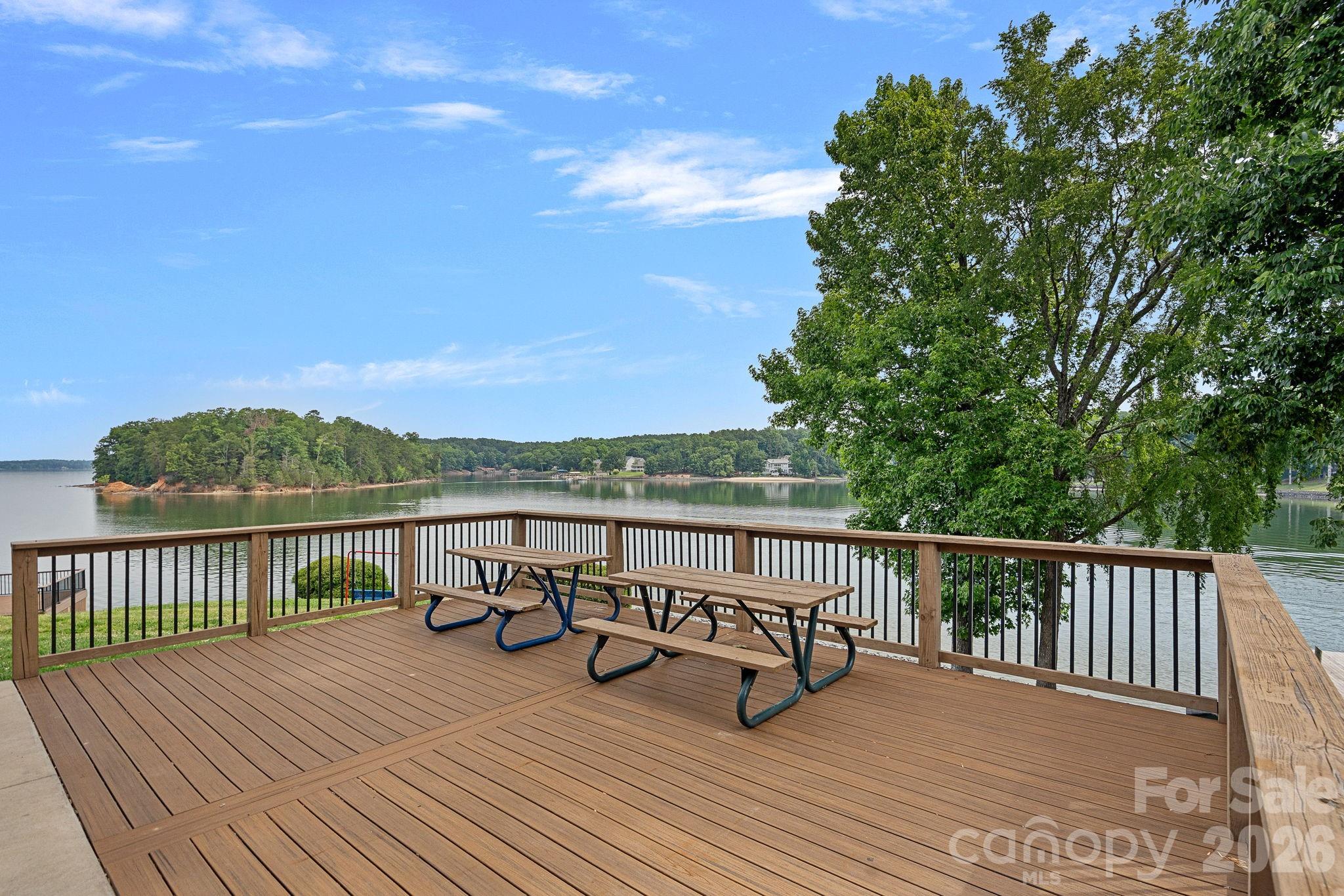 710 Fairway Point Drive Property Photo 48