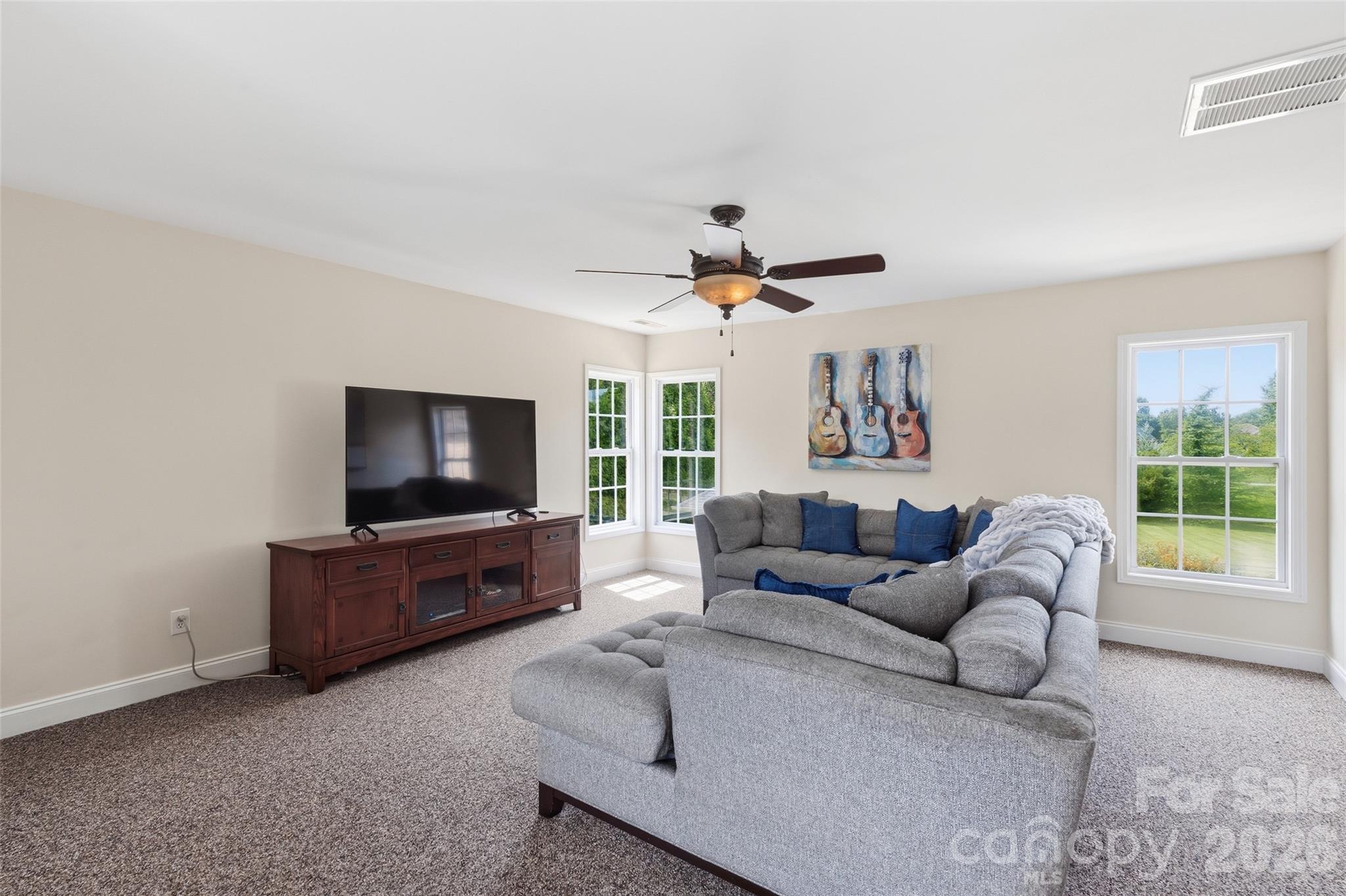 6006 Embassy Court Property Photo 28