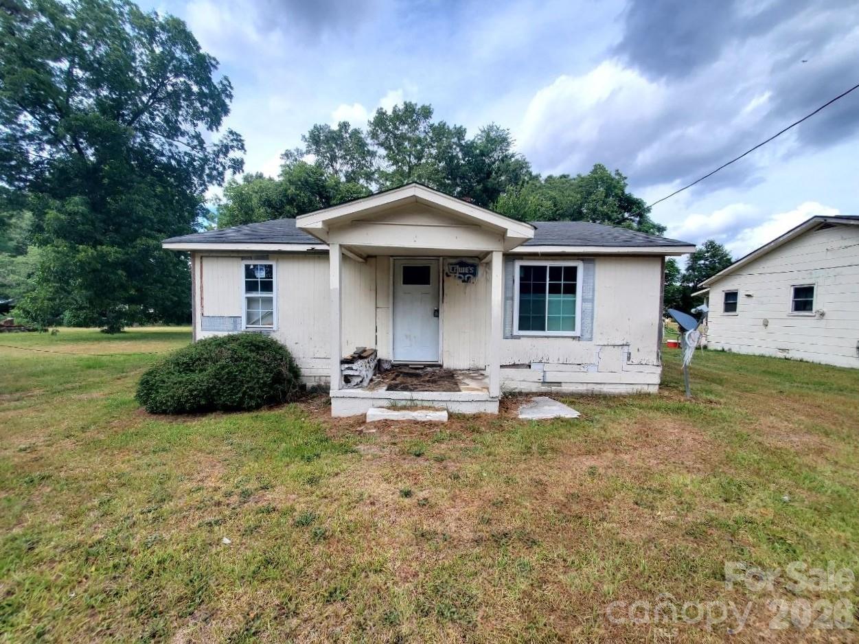 209 E James Street Property Photo 1