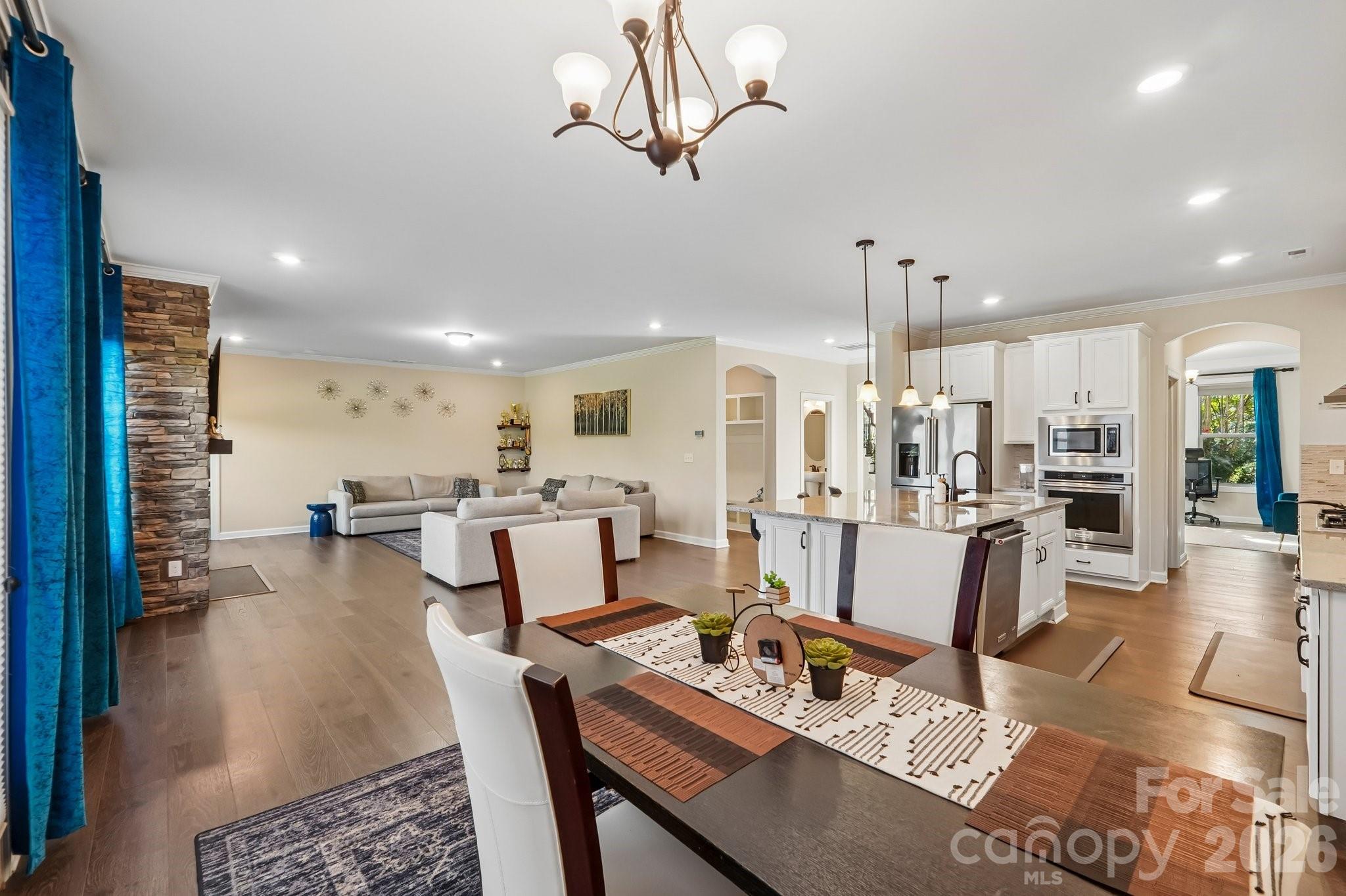 8337 Breton Way Property Photo 16