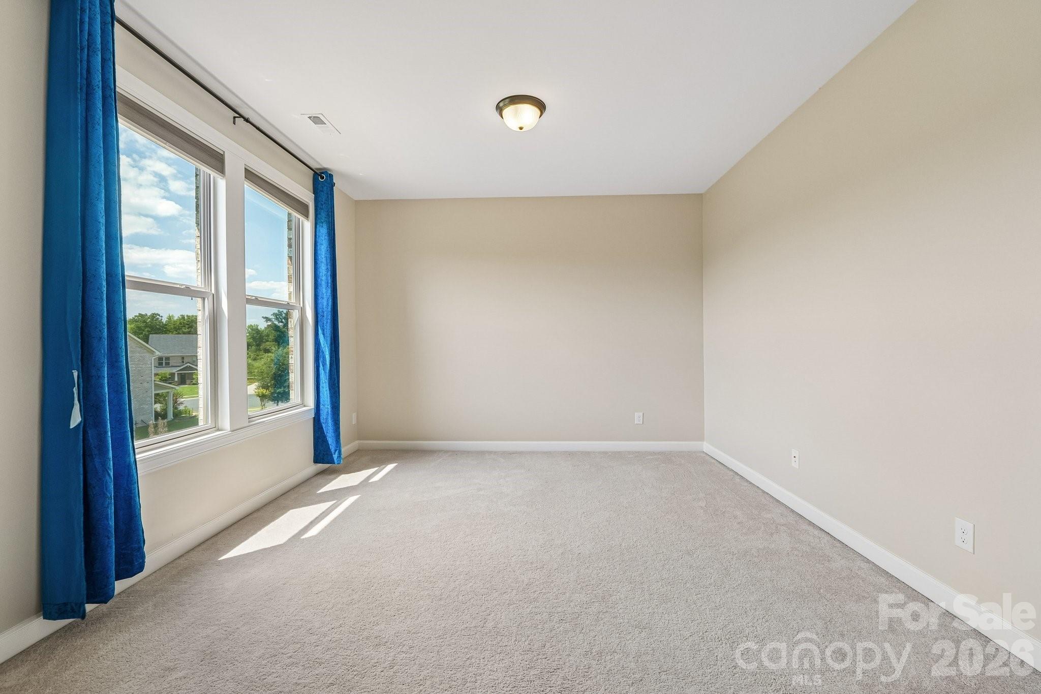 8337 Breton Way Property Photo 36