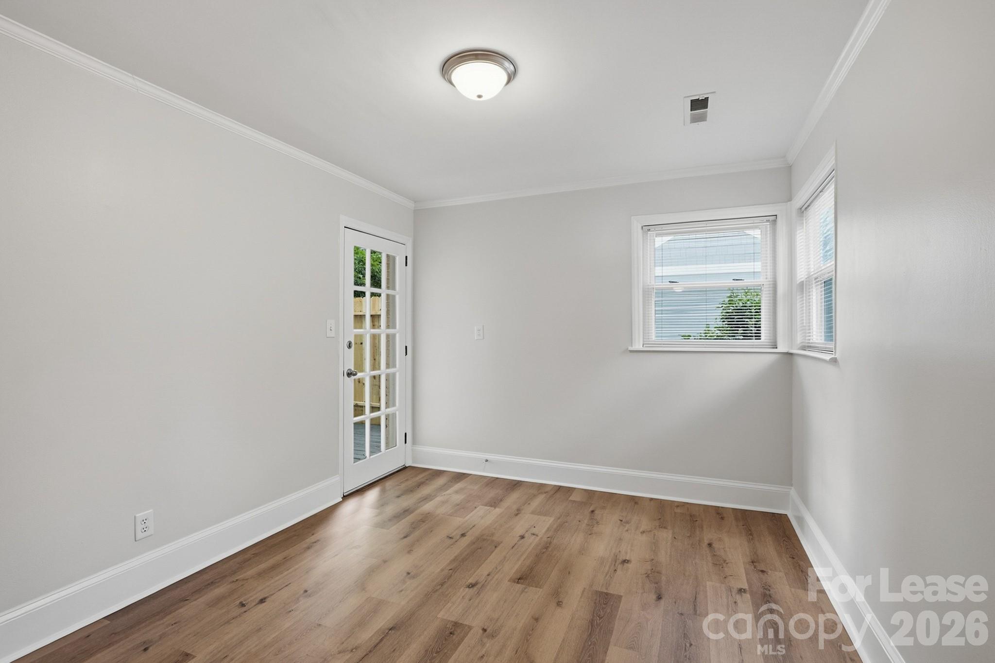 3101 Selwyn Avenue Property Photo 4