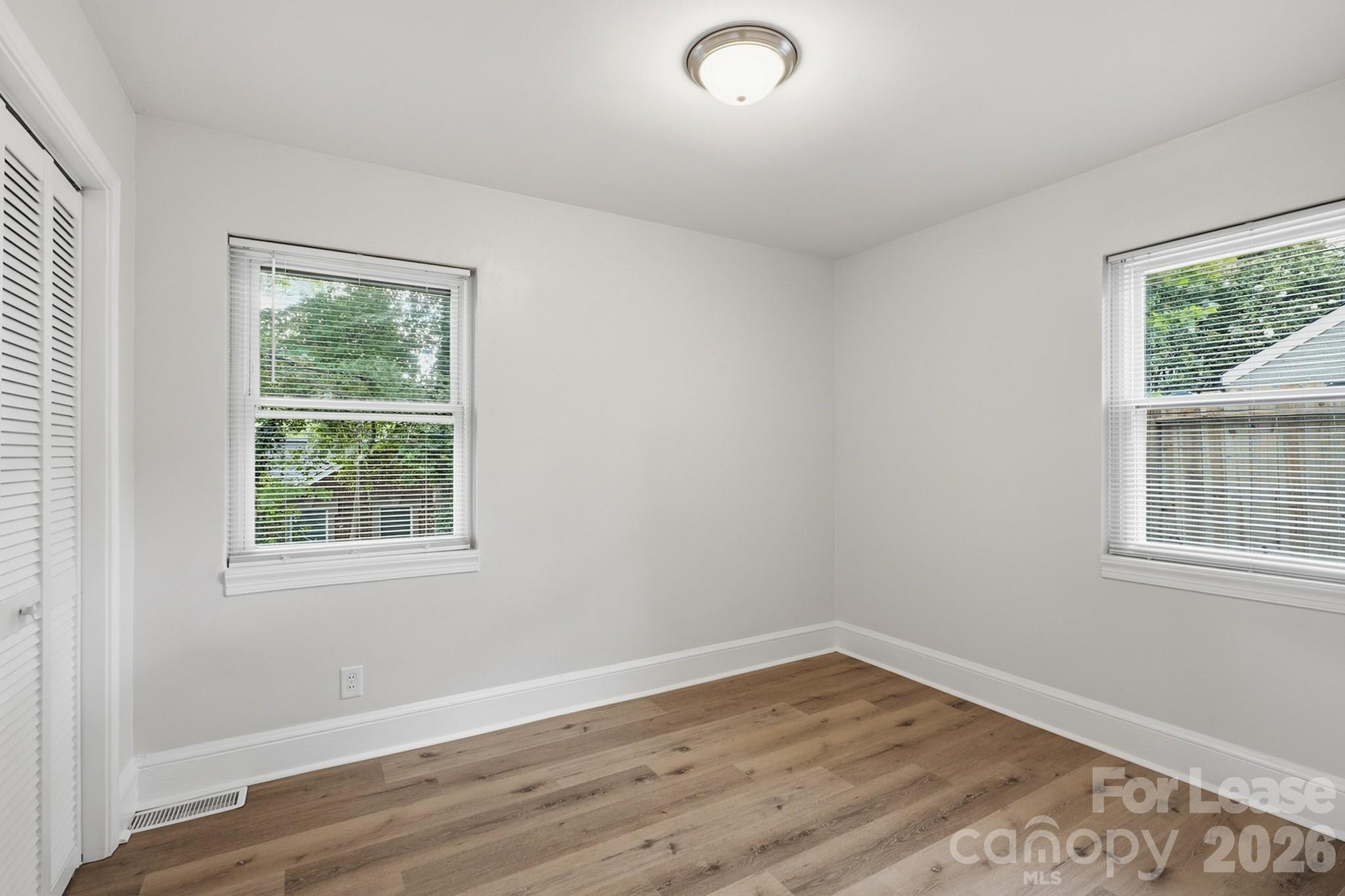 3101 Selwyn Avenue Property Photo 5