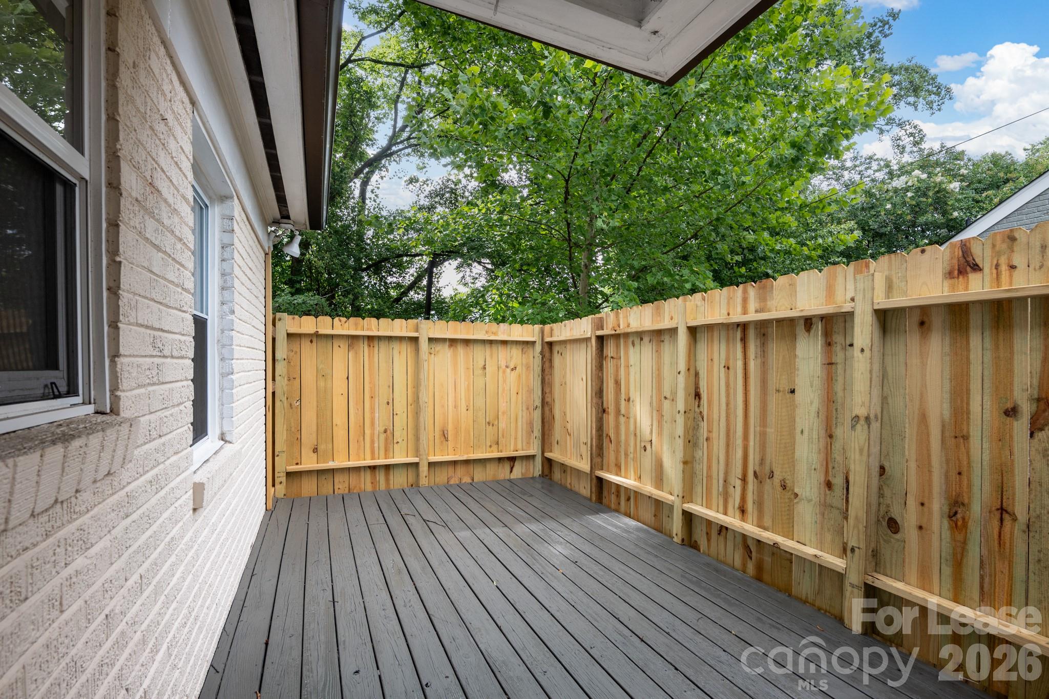 3101 Selwyn Avenue Property Photo 6