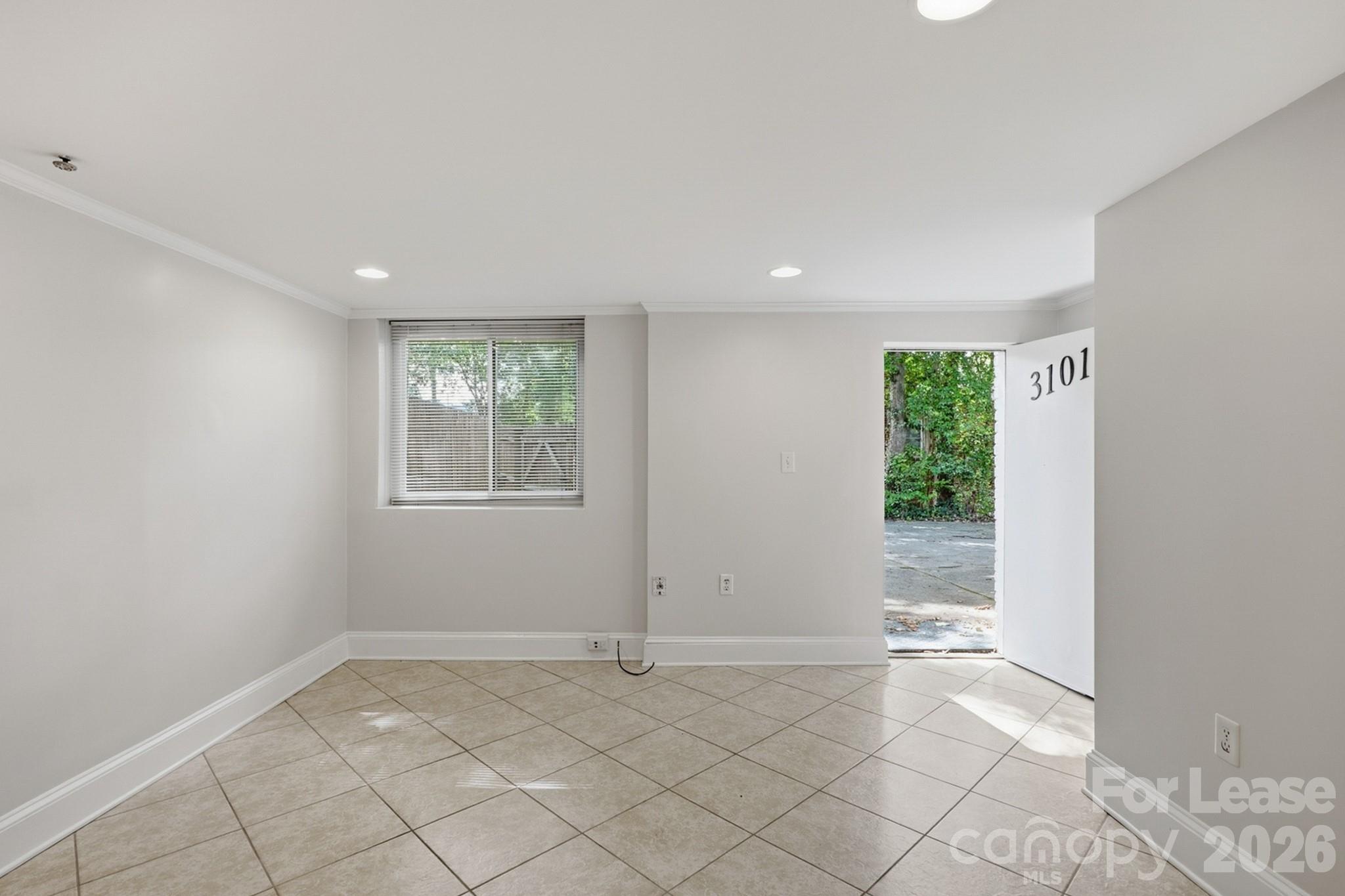 3101 Selwyn Avenue Property Photo 12