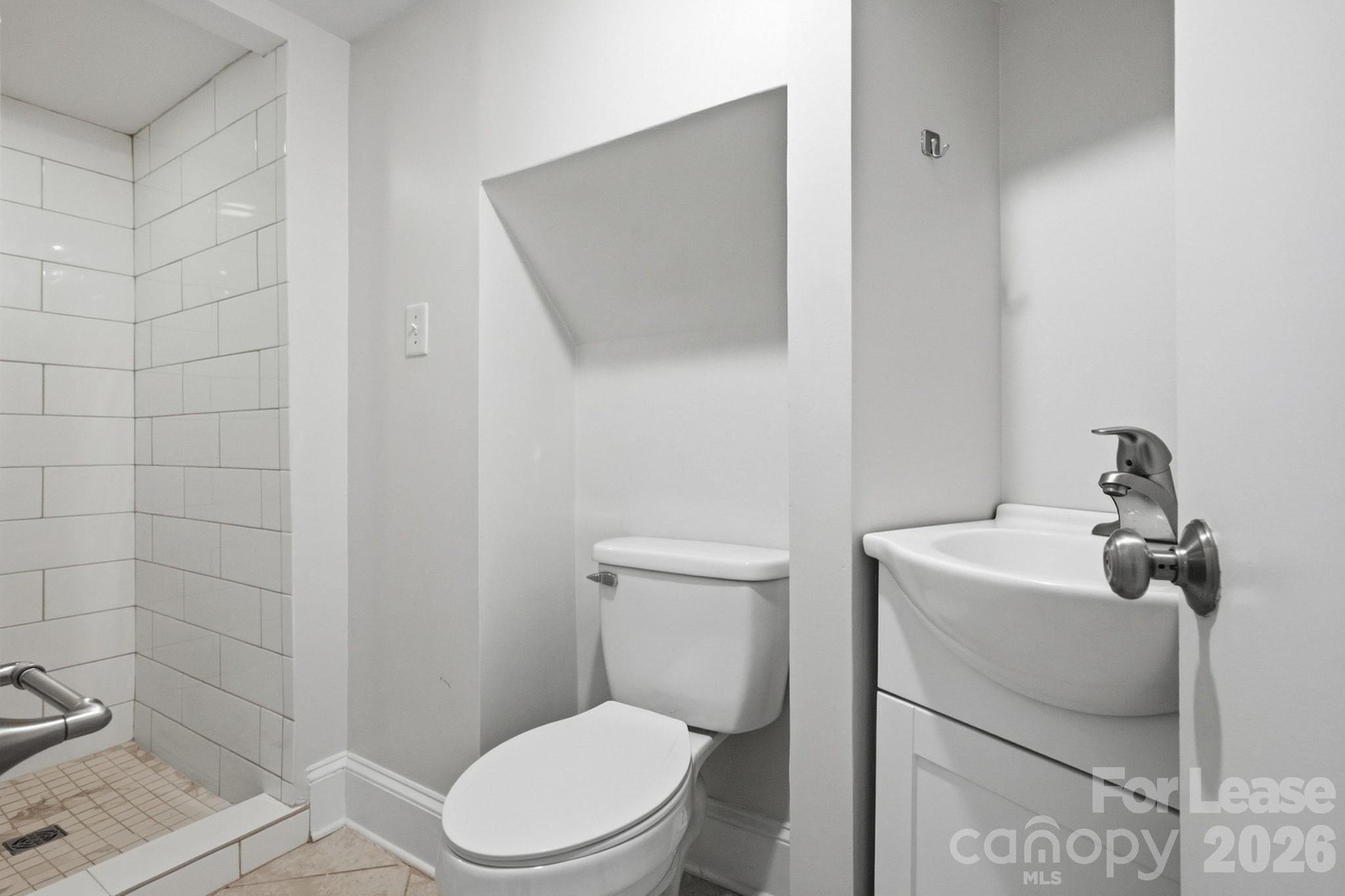 3101 Selwyn Avenue Property Photo 15