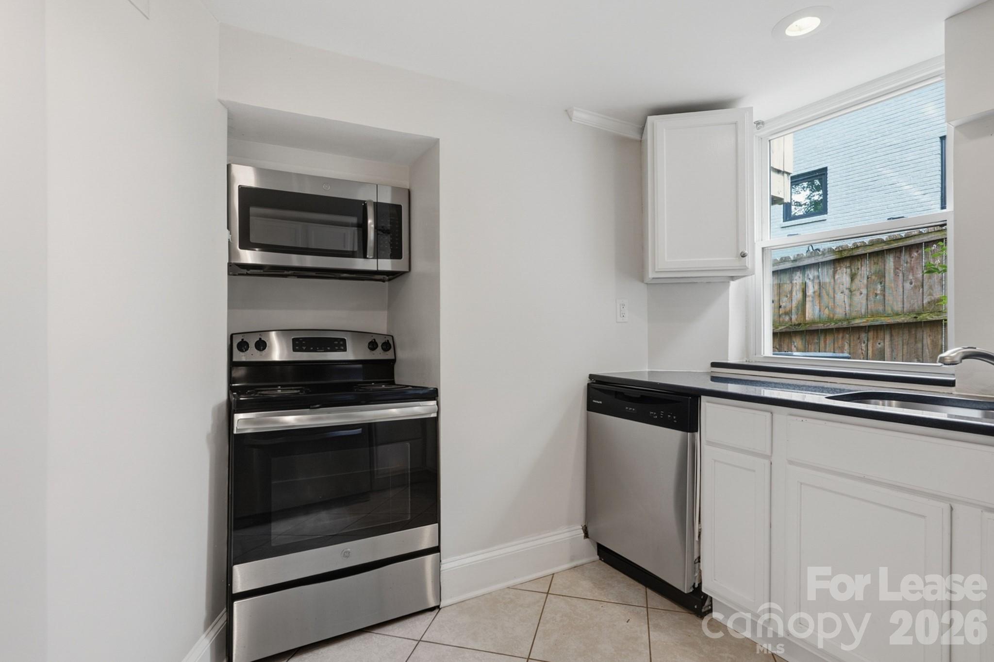 3101 Selwyn Avenue Property Photo 16