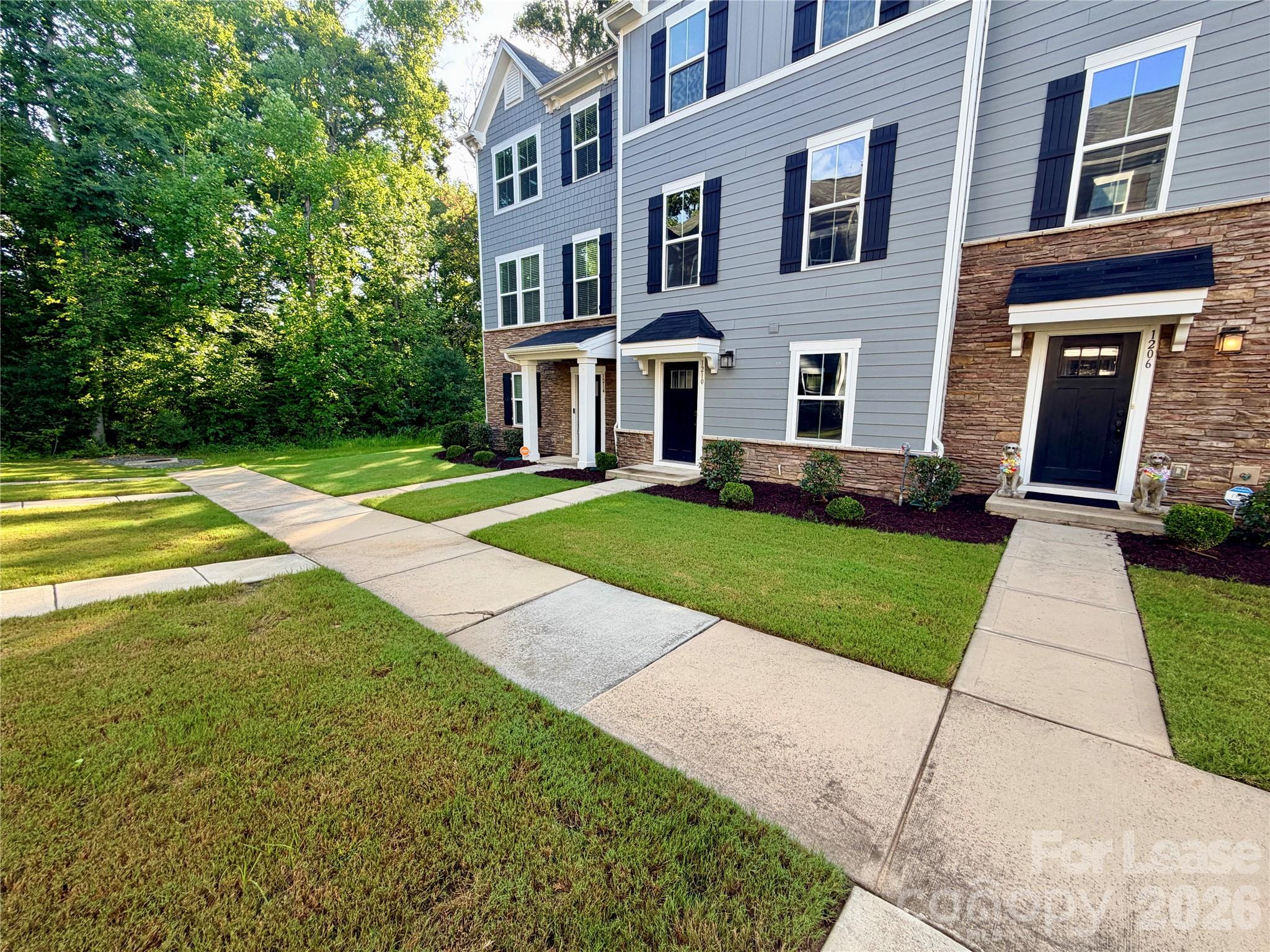 1214 Ashbury Street Property Photo 2