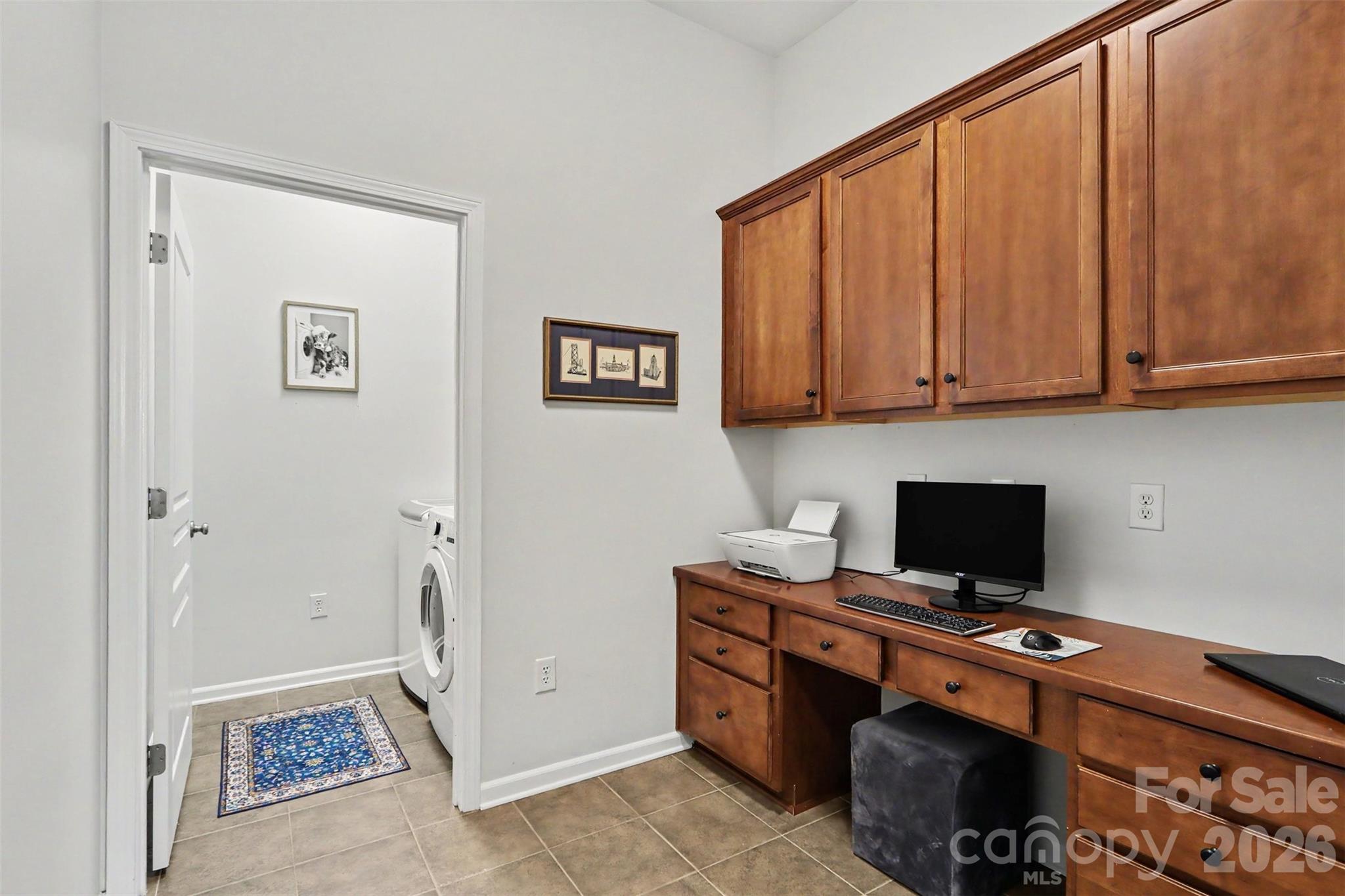 200 Park View Drive Property Photo 16