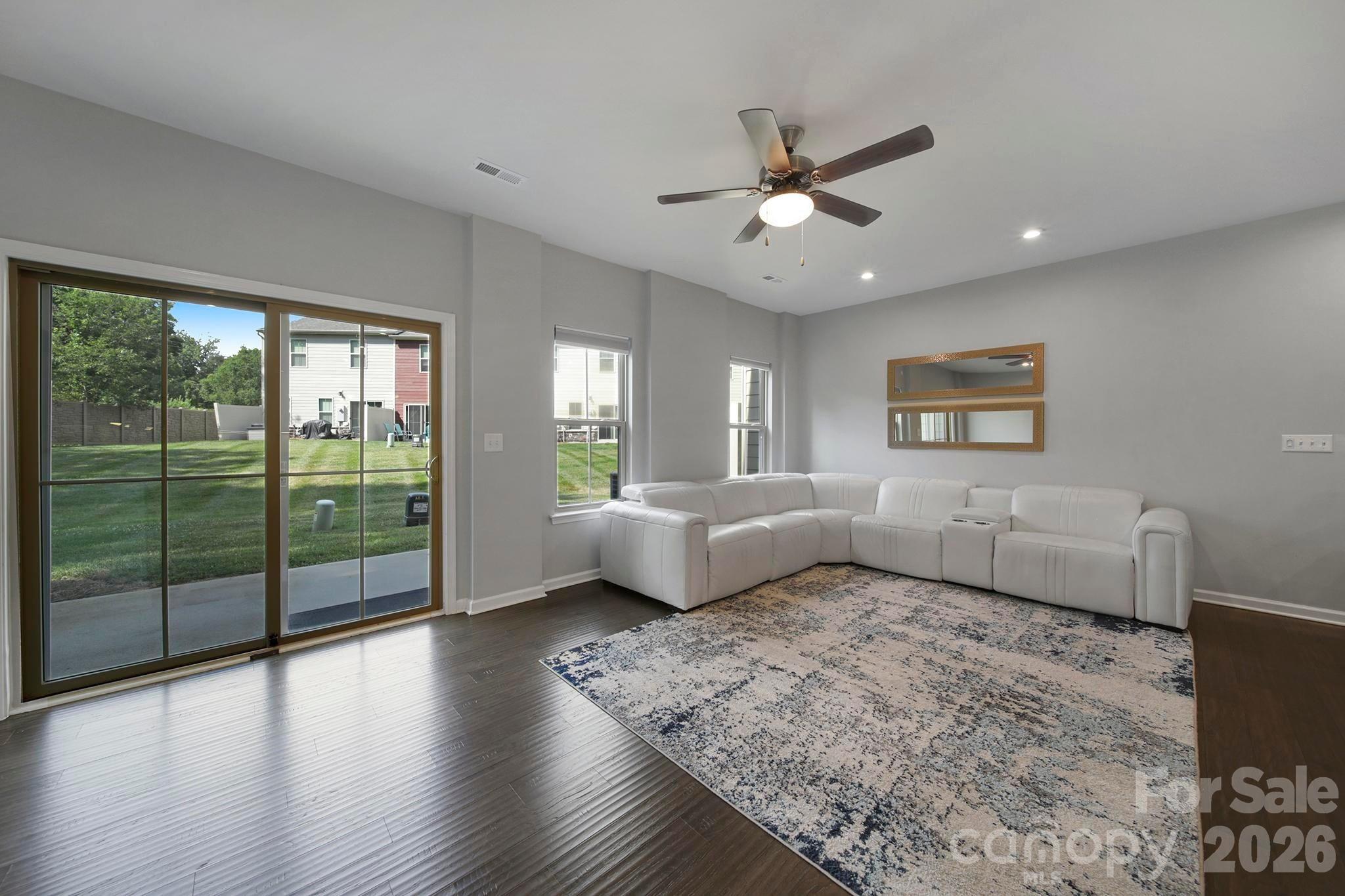 502 Park Meadows Drive 1009-c Property Photo 9